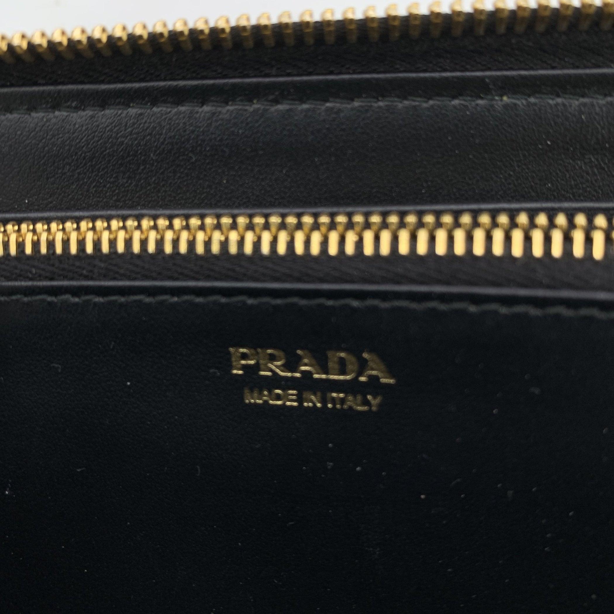 Prada Black Saffiano Leather Continental Zippy Wallet 1ML506 Damen im Angebot