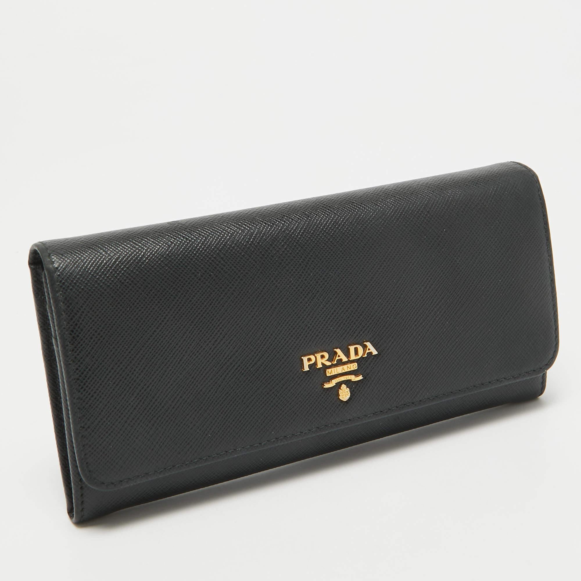 Women's Prada Black Saffiano Leather Flap Continental Wallet For Sale