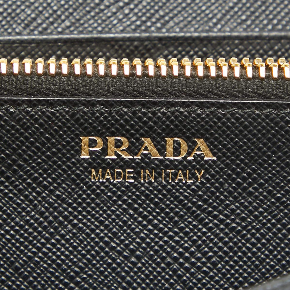 Prada Black Saffiano Leather Flap Continental Wallet For Sale 4