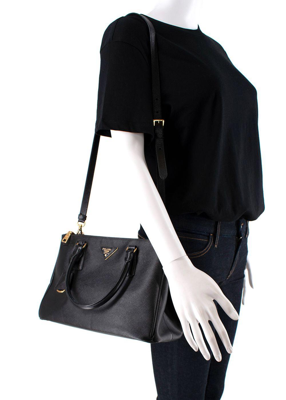 Prada Black Saffiano Leather Galleria Tote Bag In Excellent Condition For Sale In London, GB