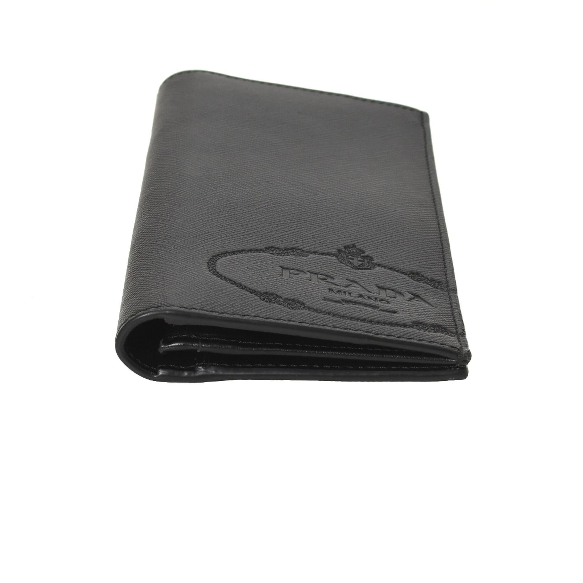Prada Black Saffiano Leather Logo Vertical Long Bifold Wallet In Good Condition In Irvine, CA