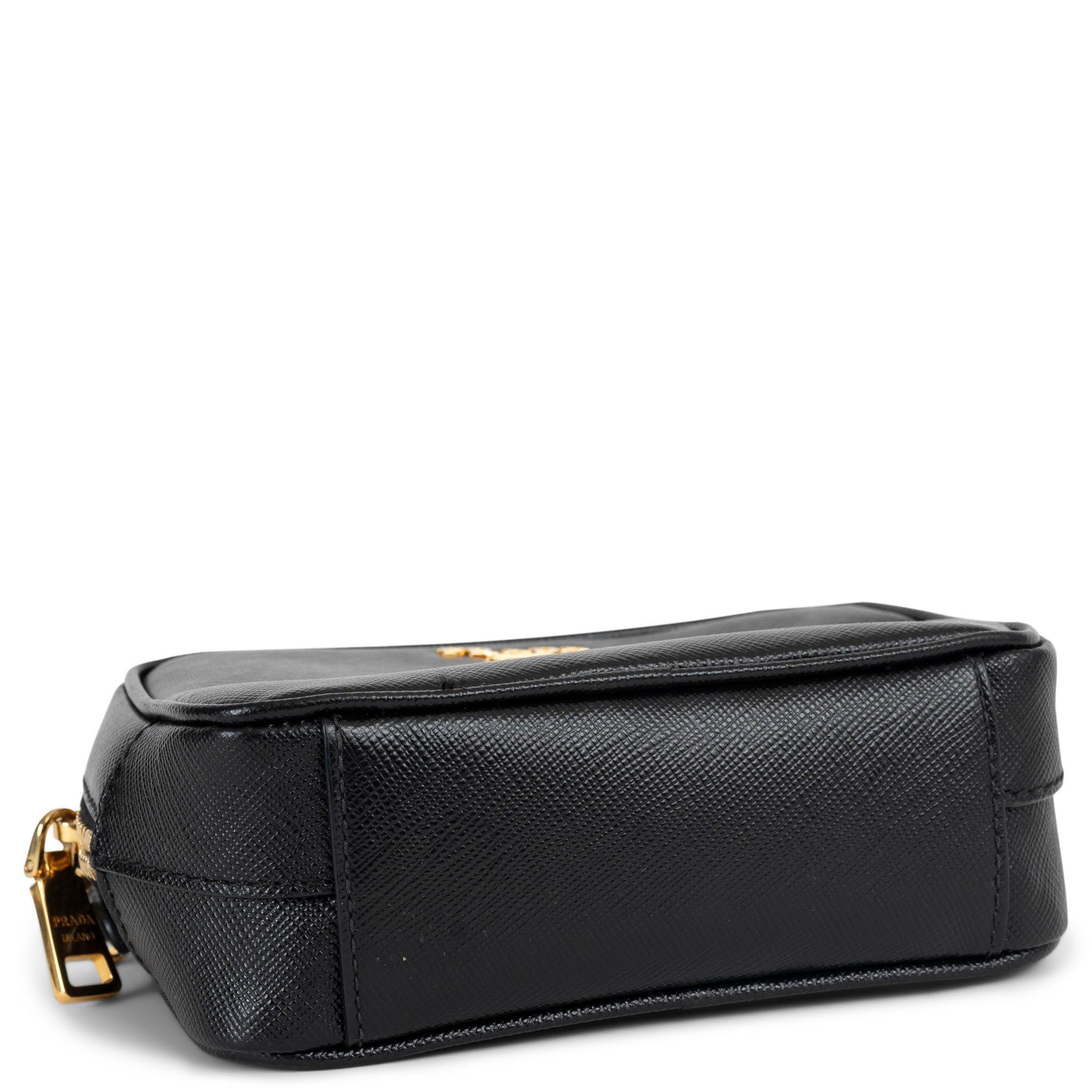PRADA black Saffiano leather MINI CAMERA Crossbody Bag 1N1674 In Excellent Condition For Sale In Zürich, CH