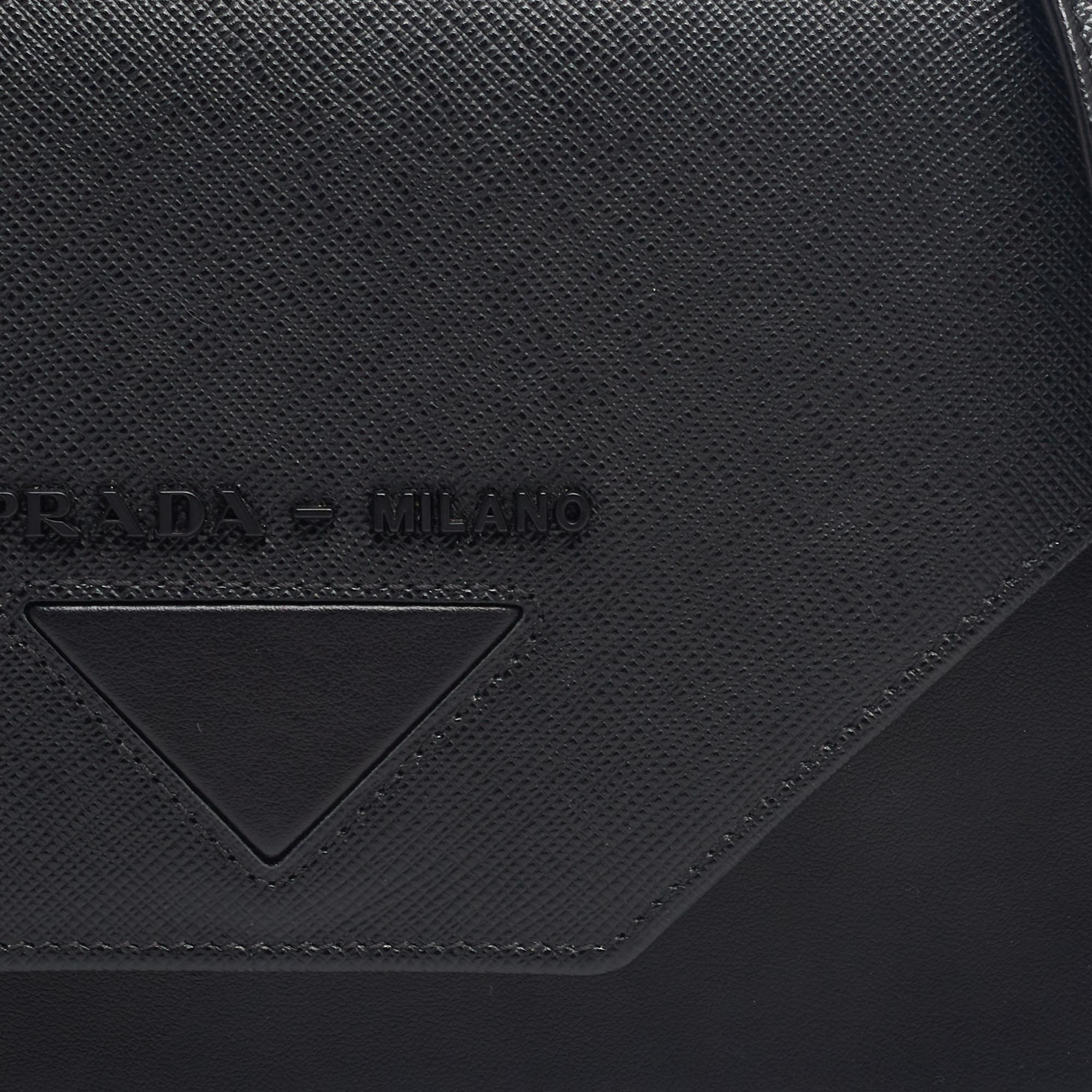 Prada Black Saffiano Leather Mini Envelope Crossbody Bag In Excellent Condition In Dubai, Al Qouz 2