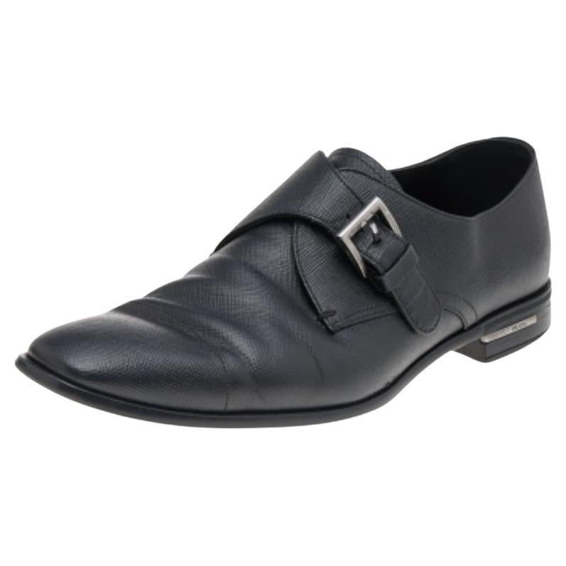 Prada, mocassini in pelle nera saffiano misura 40,5 in vendita