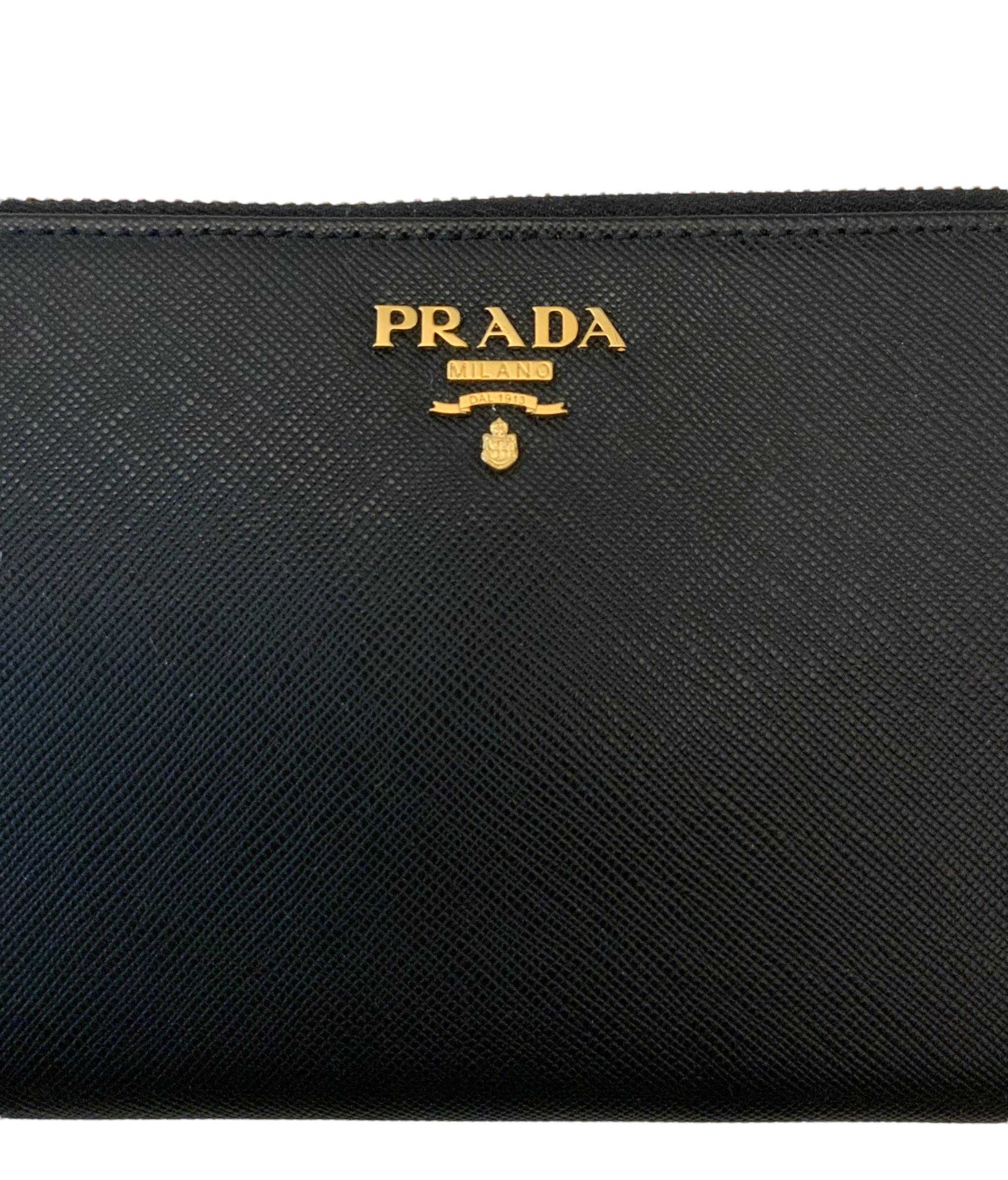 Prada Black Saffiano Leather Wallet In Excellent Condition In Geneva, CH