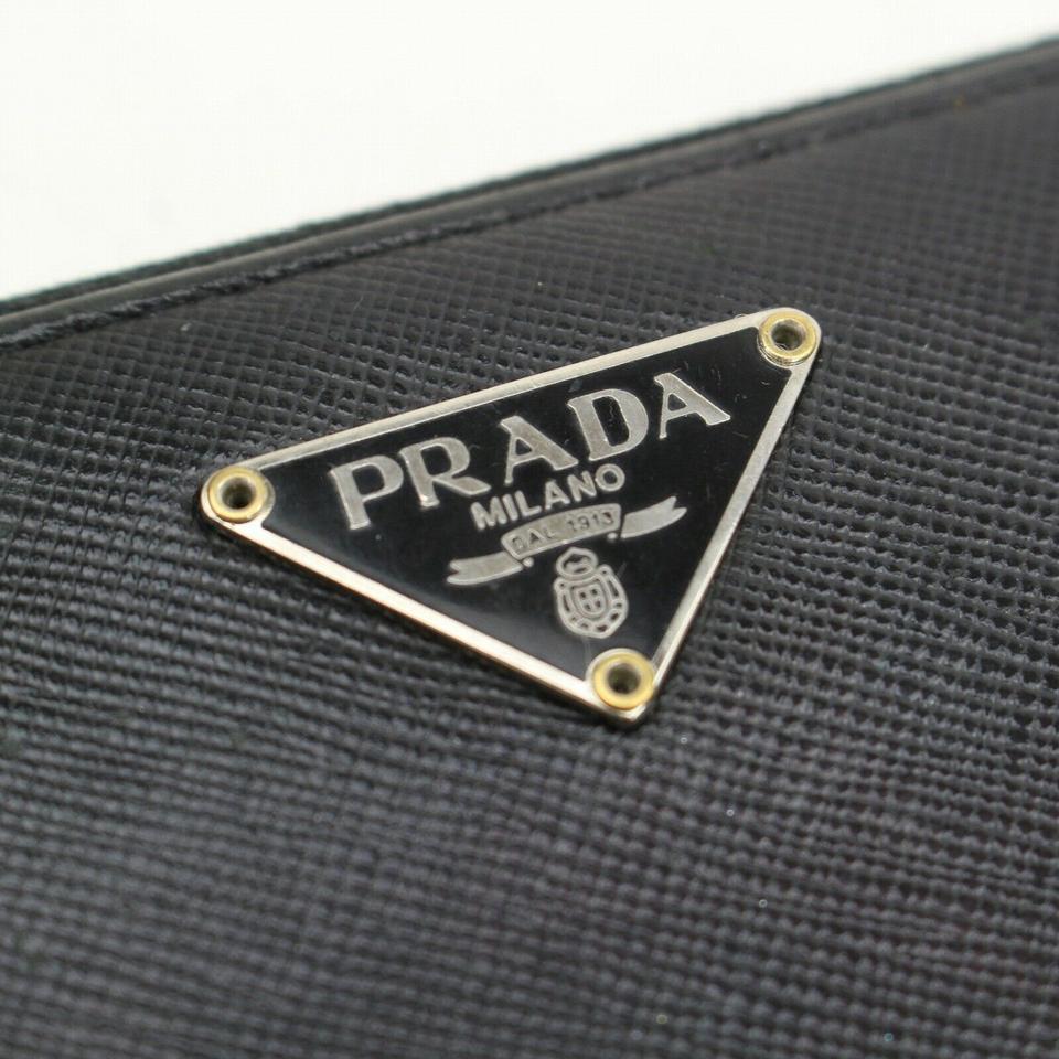 Prada Portefeuille Zippy Long Continental 871093 en cuir Saffiano noir Bon état - En vente à Dix hills, NY