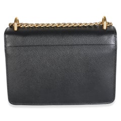 Prada – Schwarze Saffiano-Tasche mit Logo und Kettenriemen