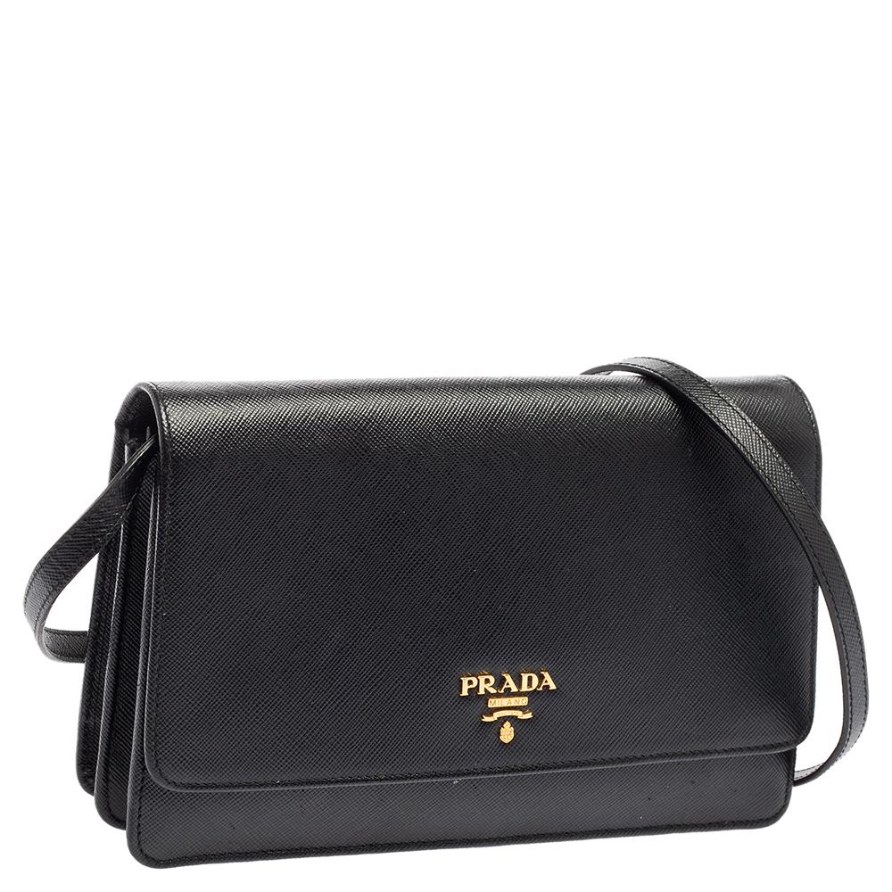 Prada Black Saffiano Lux Leather Flap Clutch Bag In Good Condition In Dubai, Al Qouz 2