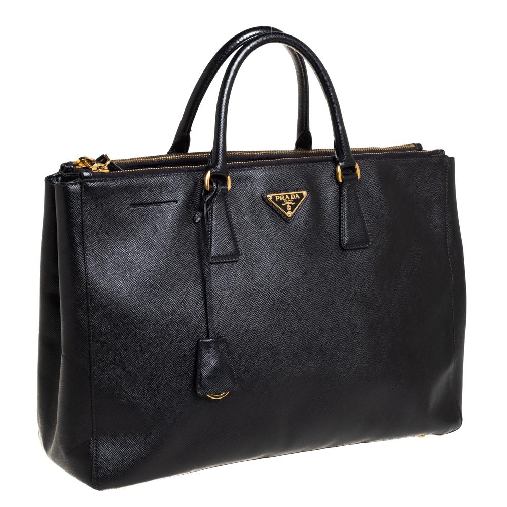 Prada Bolso Grande Galleria Piel Saffiano Lux Negro en Bueno Estado en Dubai, Al Qouz 2