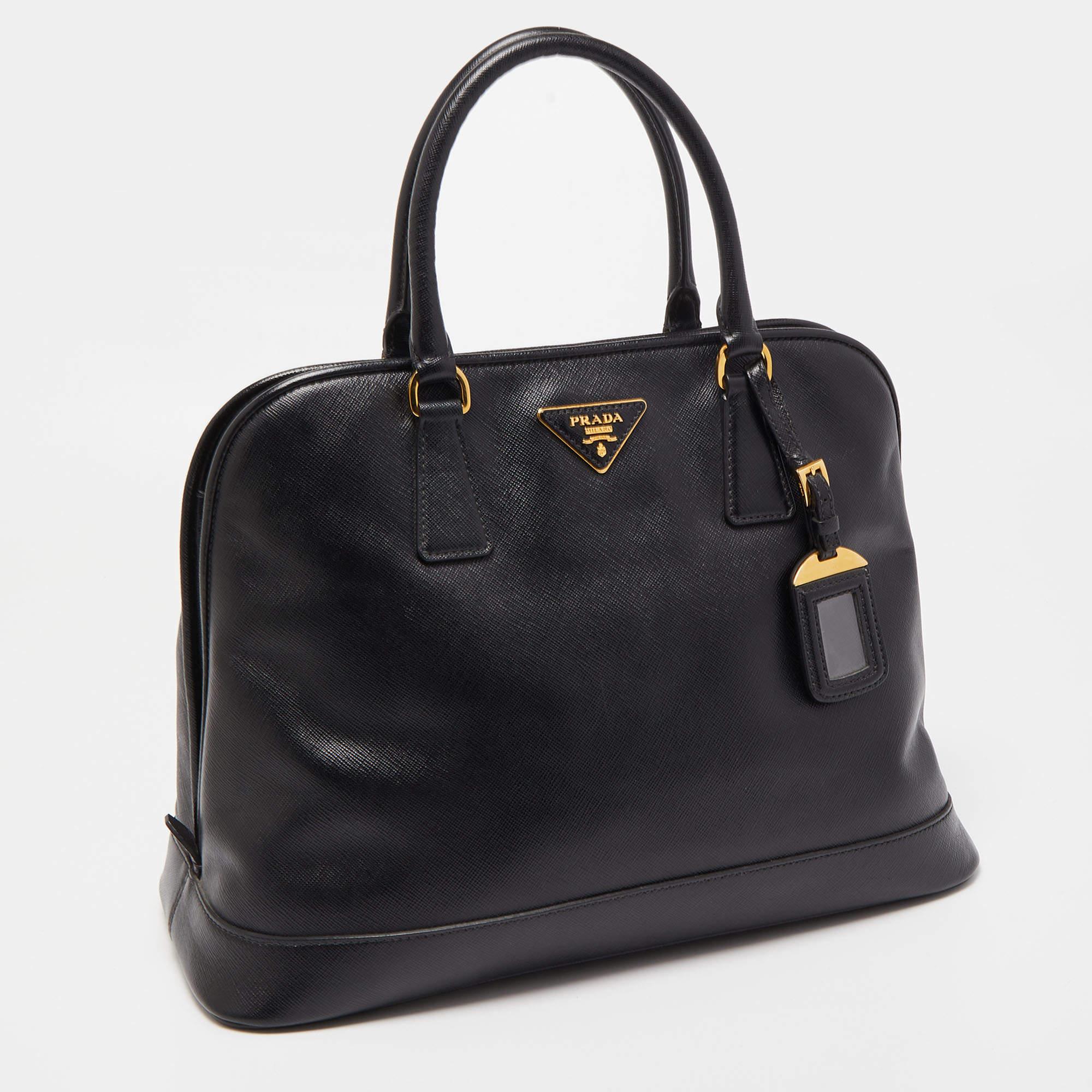 The fashion house’s tradition of excellence, coupled with modern design sensibilities, works to make this Prada black bag one of a kind. It's a fabulous accessory for everyday use.


