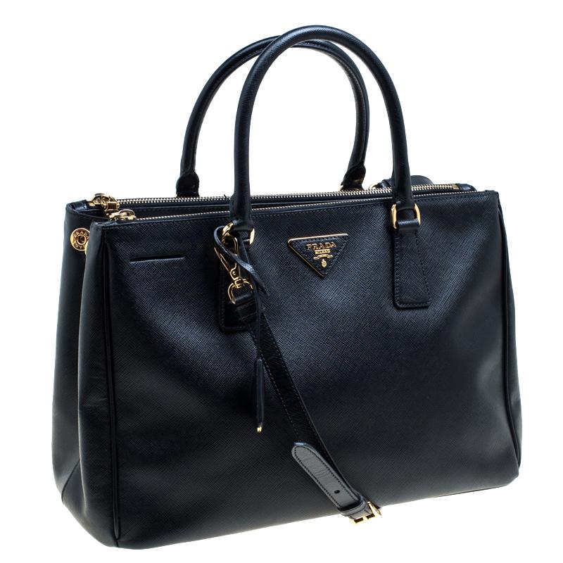 Prada Black Saffiano Lux Leather Medium Galleria Double Zip Top Handle Bag In Excellent Condition In Dubai, Al Qouz 2