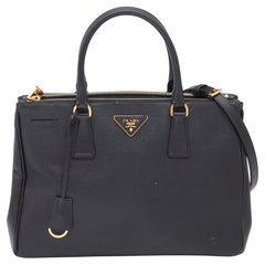 Prada Schwarze Saffiano Lux Leder-Tasche mit doppeltem Reißverschluss Medium Galleria