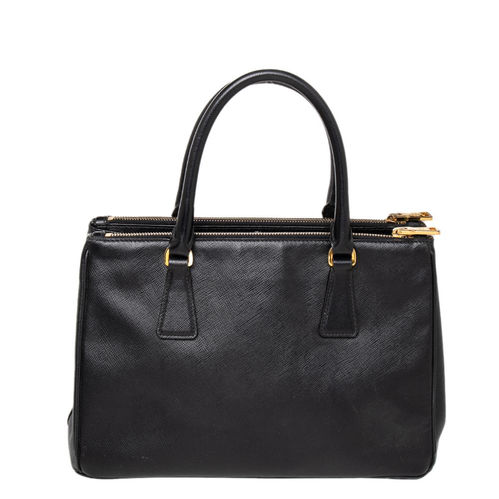 black zip up handbag