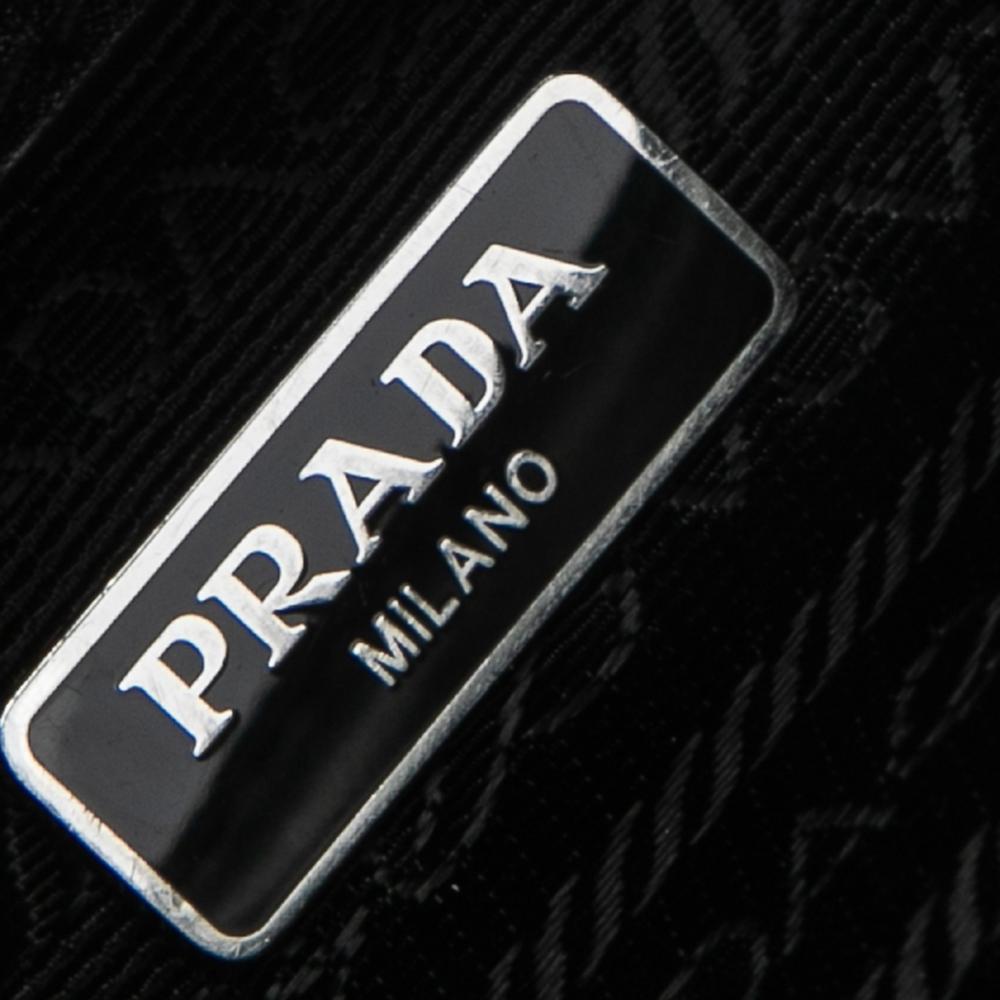 Prada Black Saffiano Lux Leather Small Sound Flap Chain Shoulder Bag In Good Condition In Dubai, Al Qouz 2