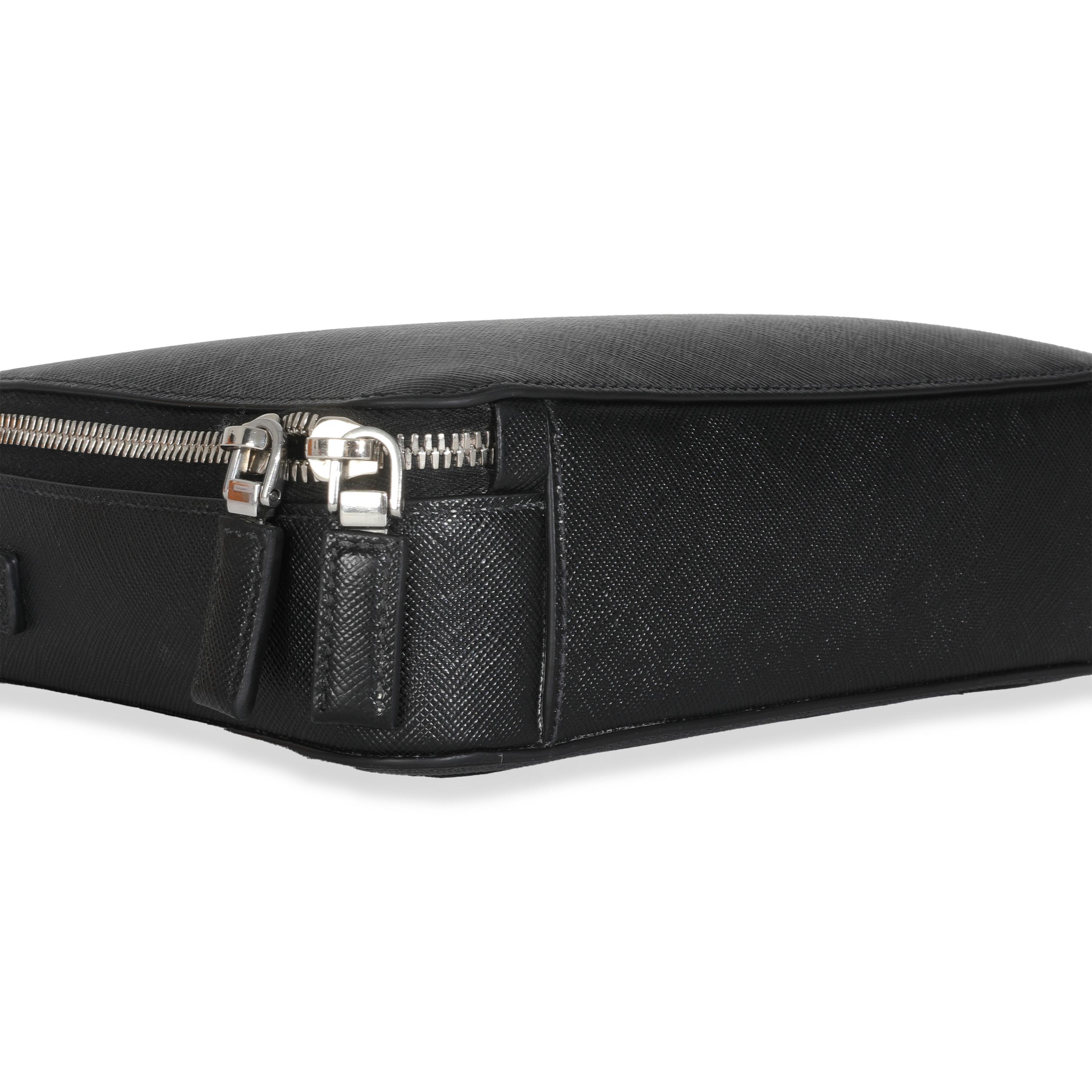 Prada Schwarz Saffiano Medium Brique Crossbody Tasche für Damen oder Herren im Angebot