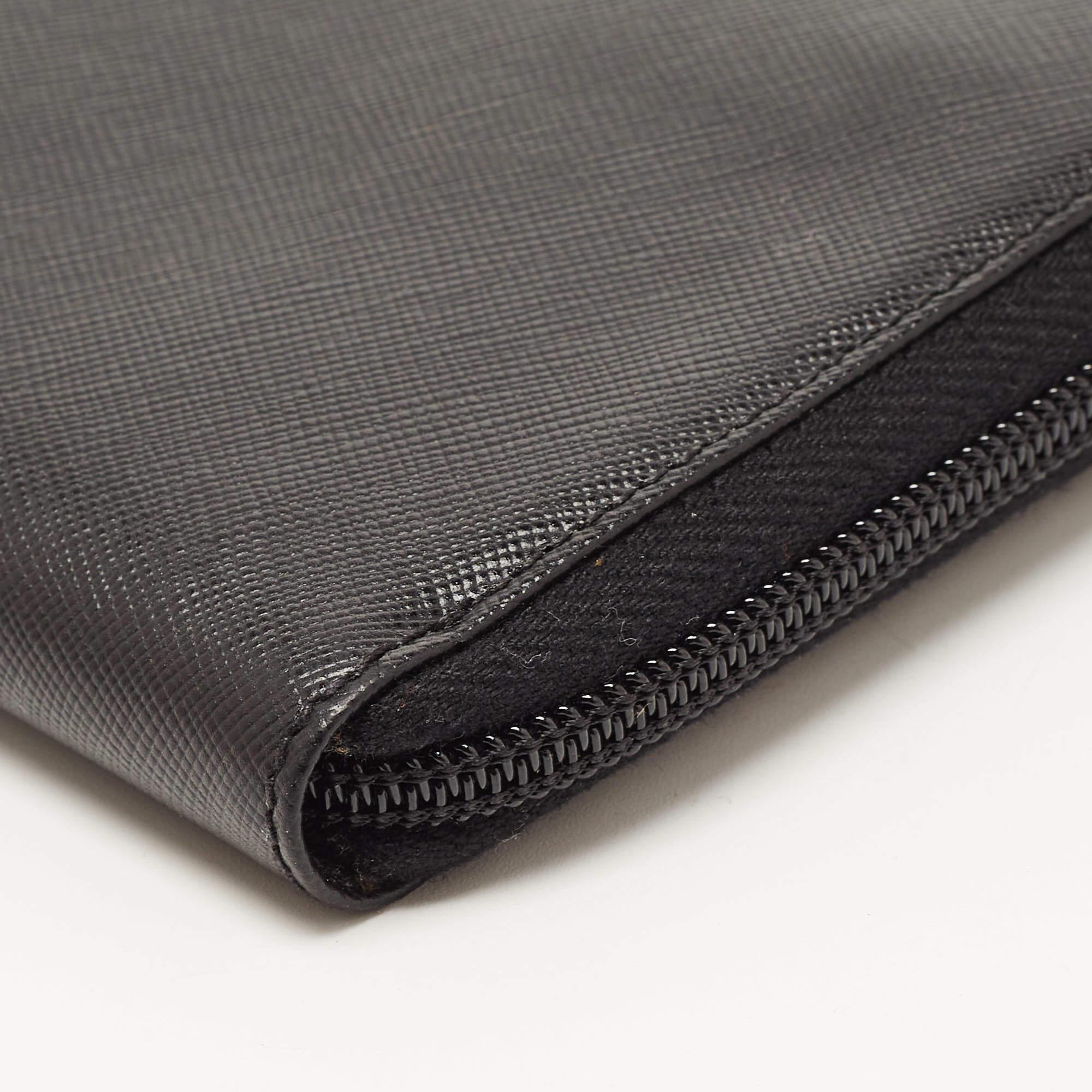 Prada Black Saffiano Metal Leather Zip Around Wallet In Good Condition In Dubai, Al Qouz 2