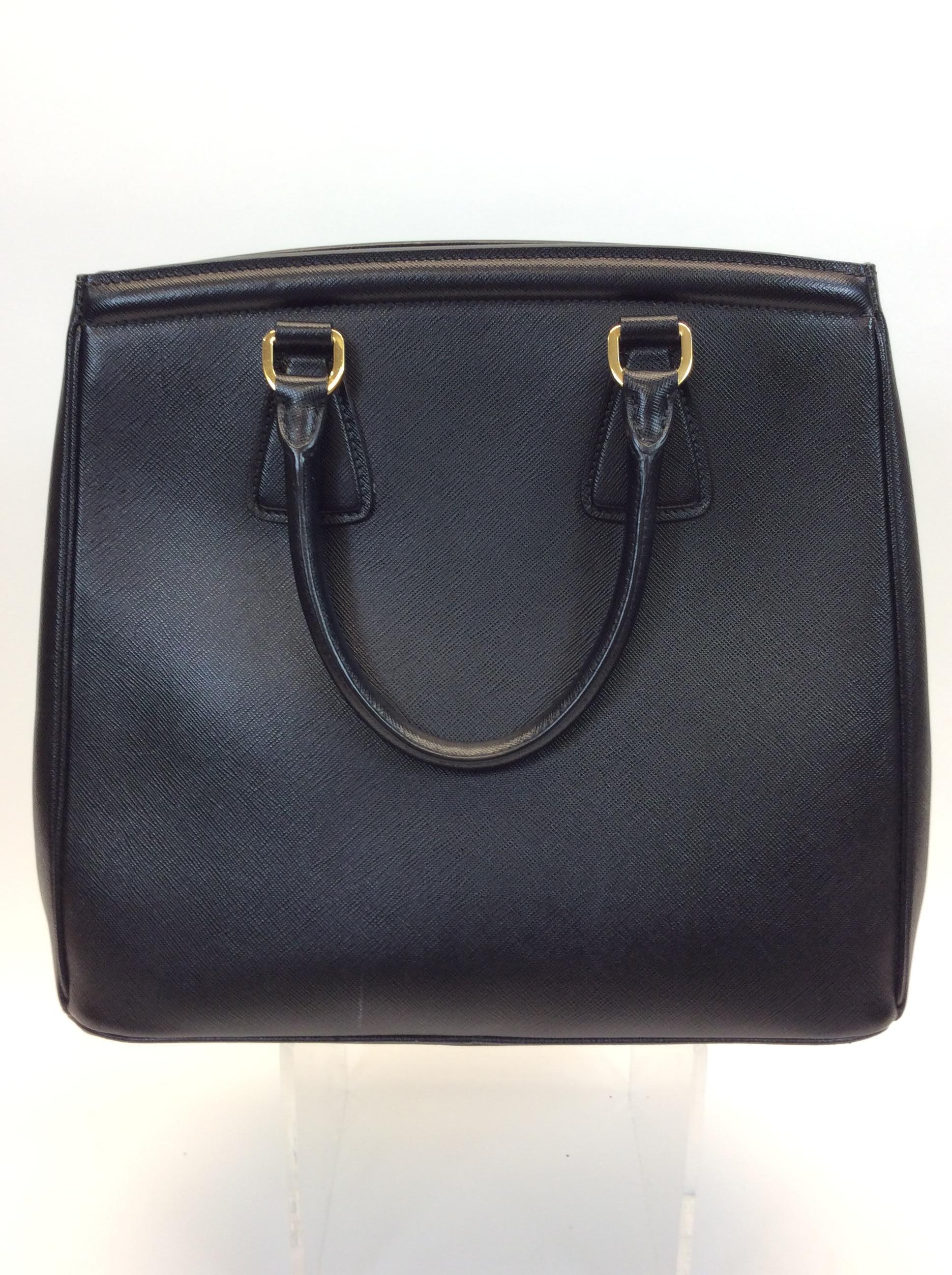 Prada Black Saffiano Parabole Tote In Good Condition For Sale In Narberth, PA