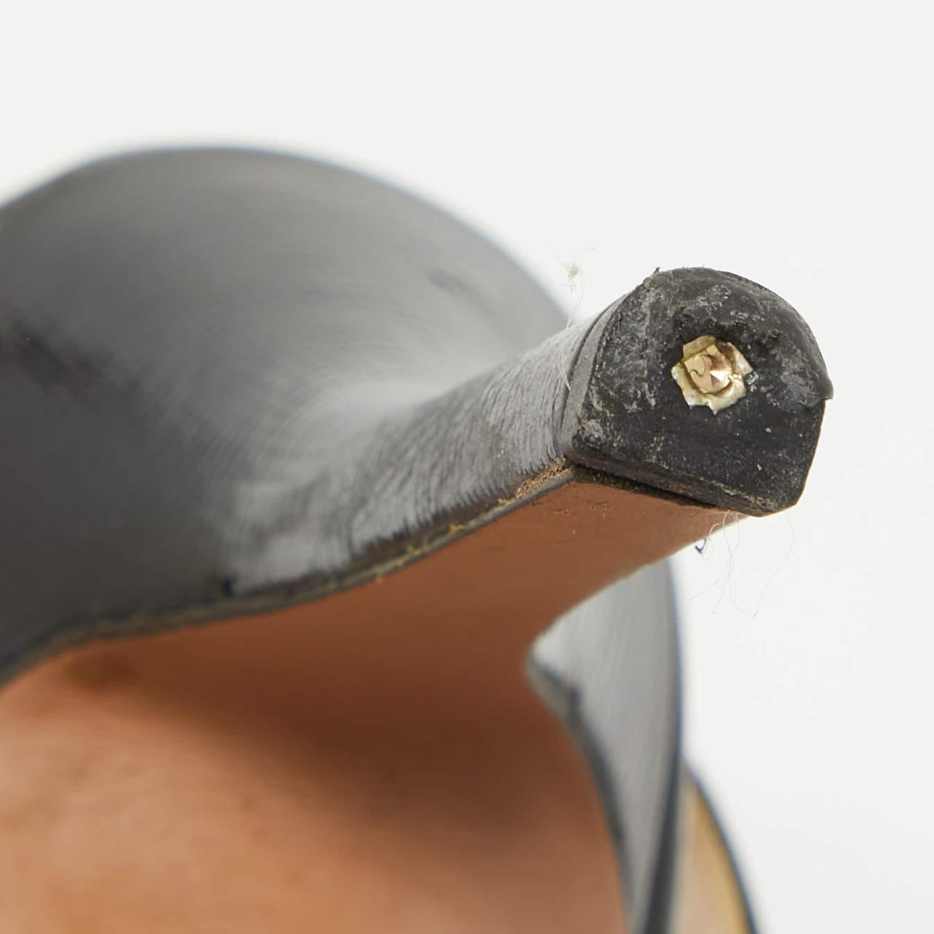 Prada Sandalias negras de charol saffiano con lazo Slingback talla 35.5 en venta 3