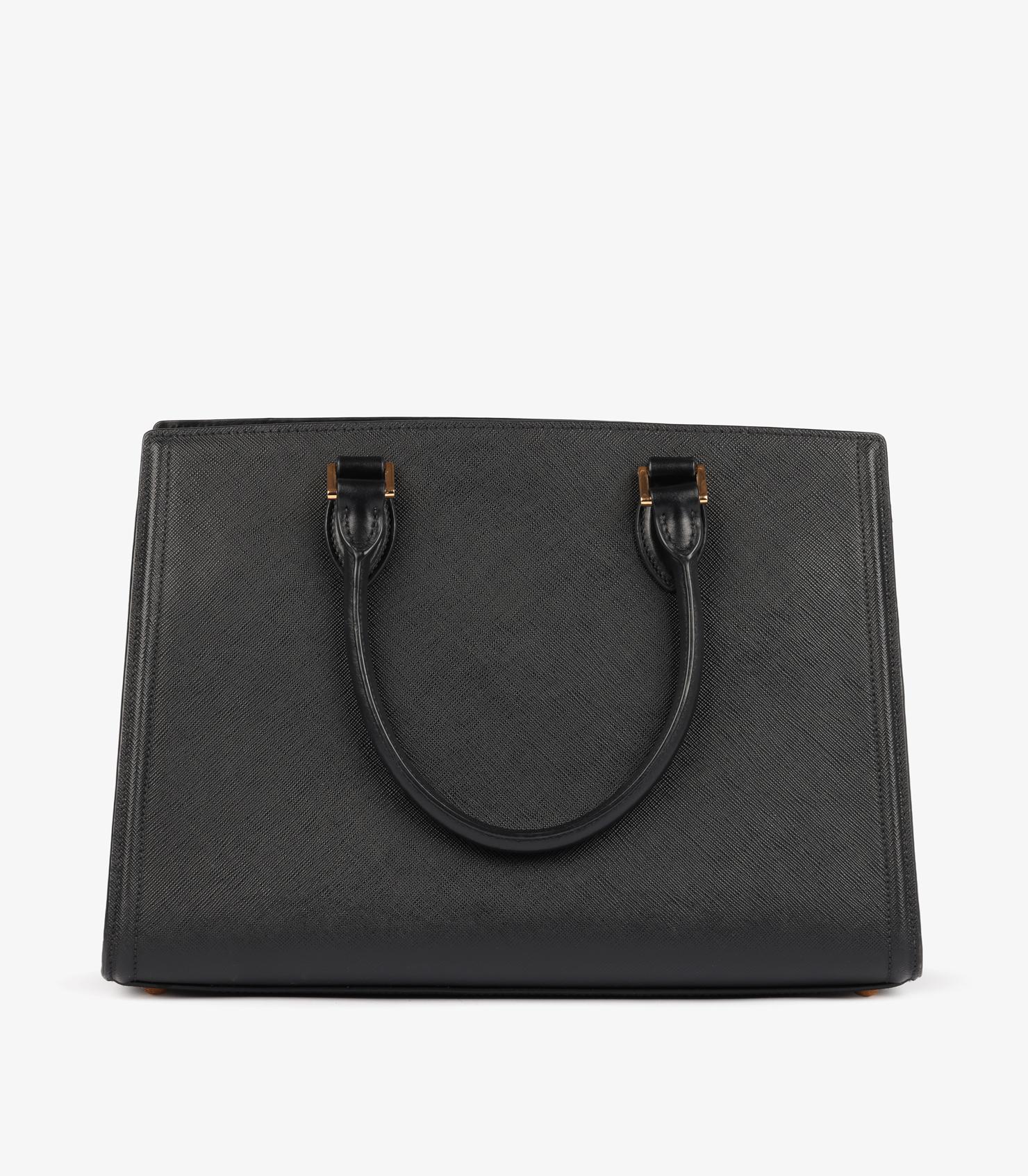 Prada, Tote media in pelle saffiano e morbida di vitello nera In condizioni buone in vendita a Bishop's Stortford, Hertfordshire