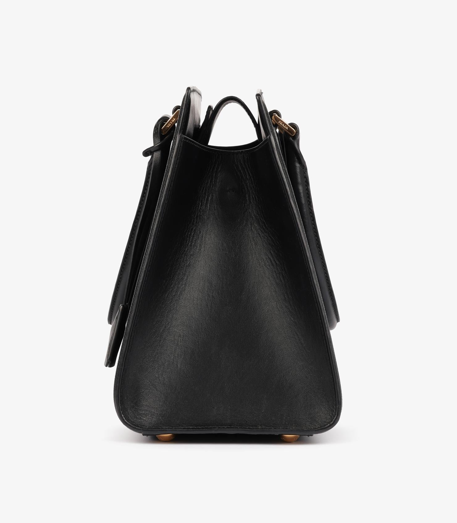 Prada, Tote media in pelle saffiano e morbida di vitello nera in vendita 2