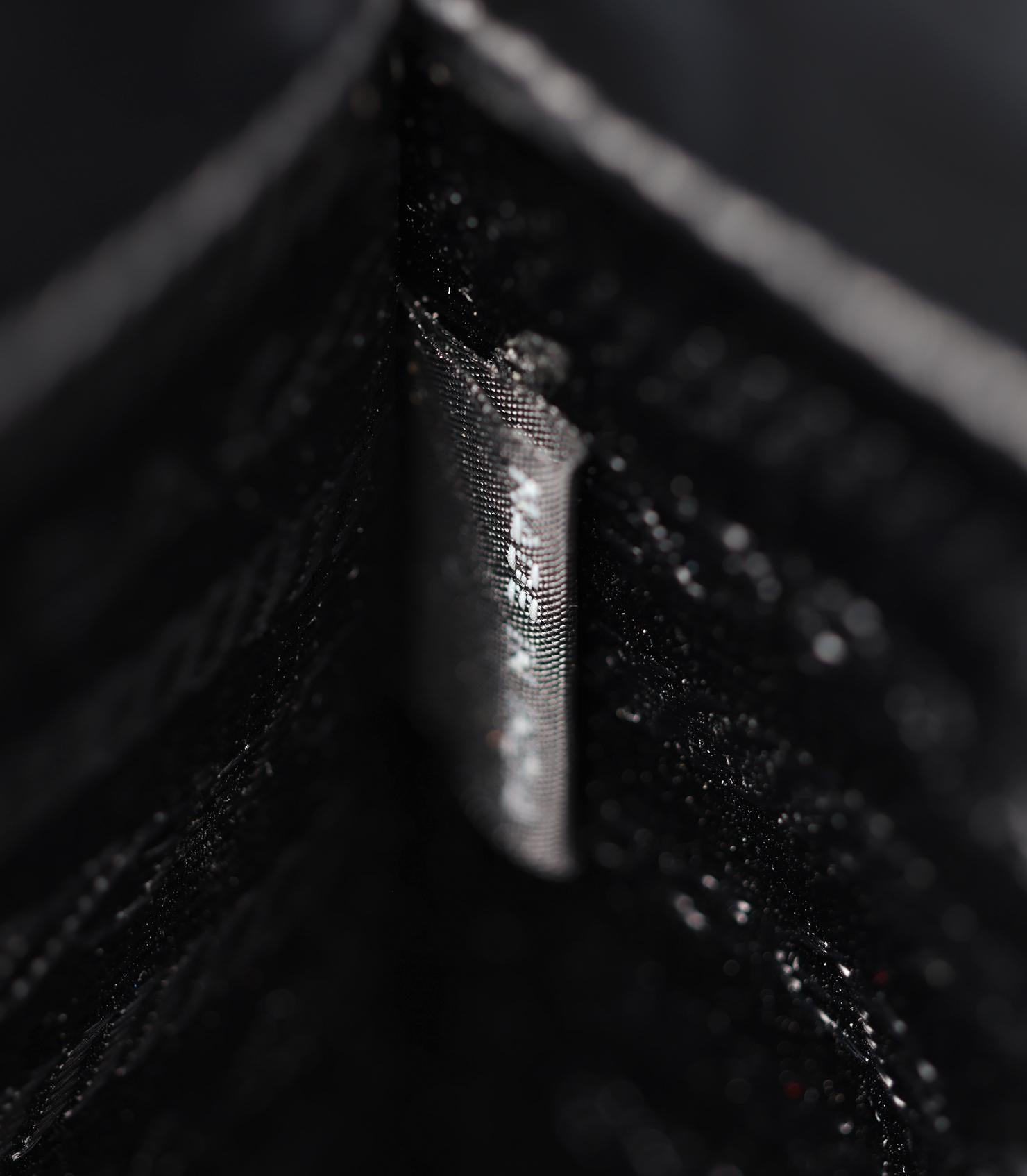 Prada, Tote media in pelle saffiano e morbida di vitello nera in vendita 3