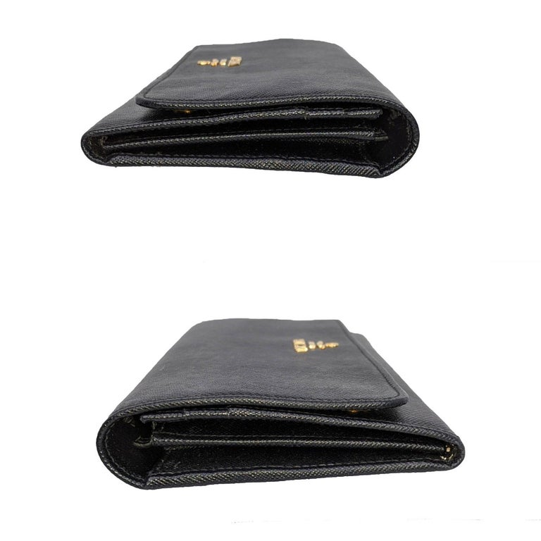 Prada Saffiano Wallet On Chain (SHG-Bq5rcE) – LuxeDH