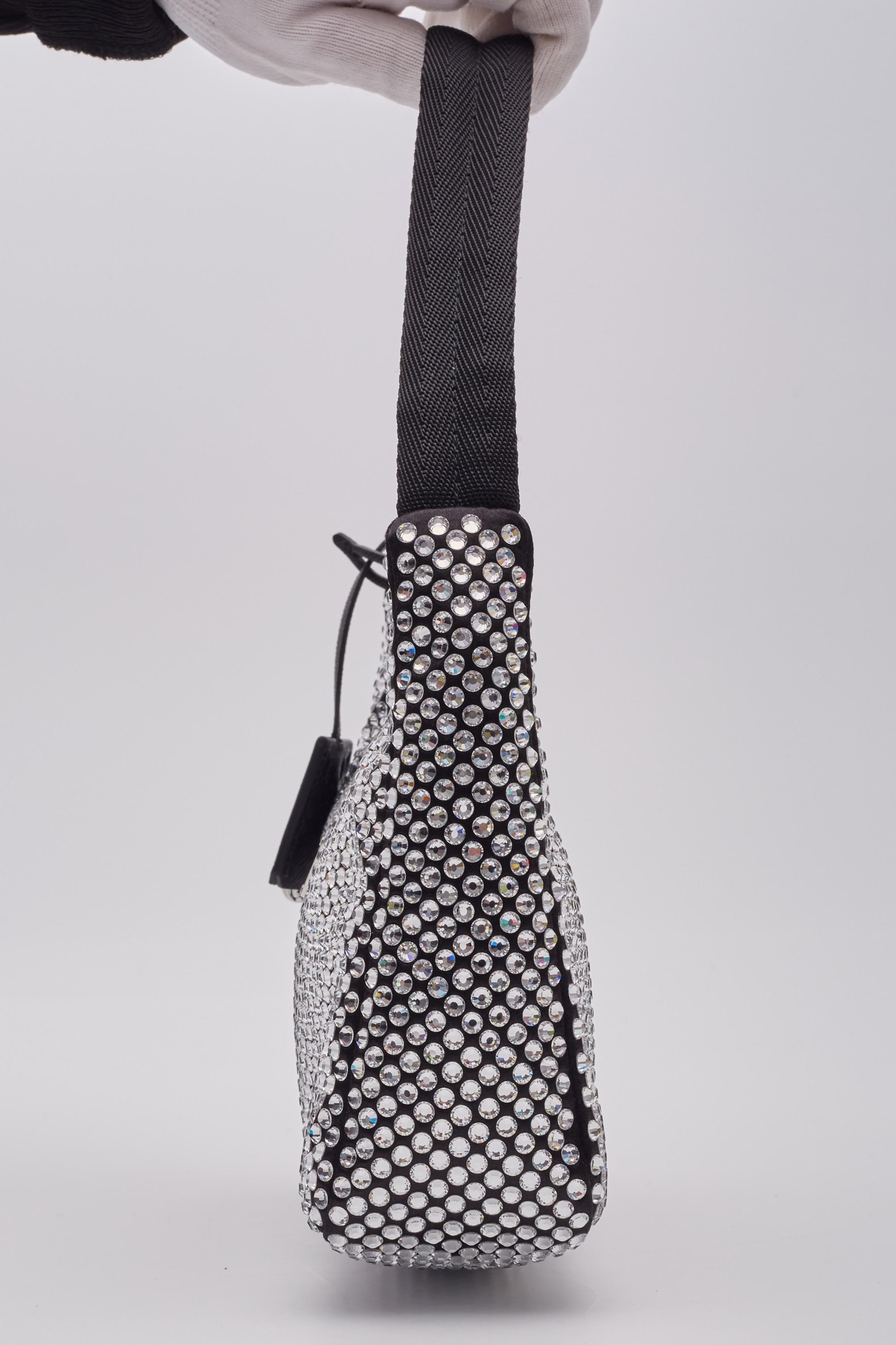 Prada - Mini sac en satin noir et cristal - Réédition 2000 en vente 2