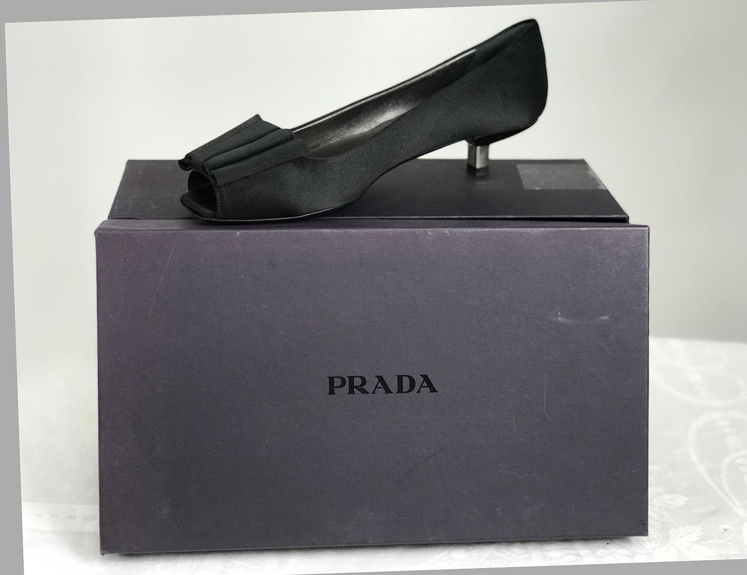 Prada Black Satin Open Toe Bow Front Low Silver Heel Pump 37 Unworn In Excellent Condition In West Palm Beach, FL