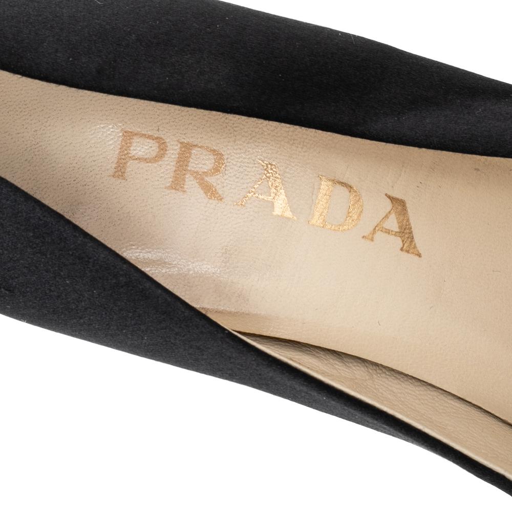 Women's Prada Black Satin Pointed Toe Pumps Size 38.5 For Sale