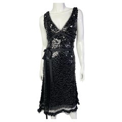 Robe de cocktail en soie noire à sequins Prada 