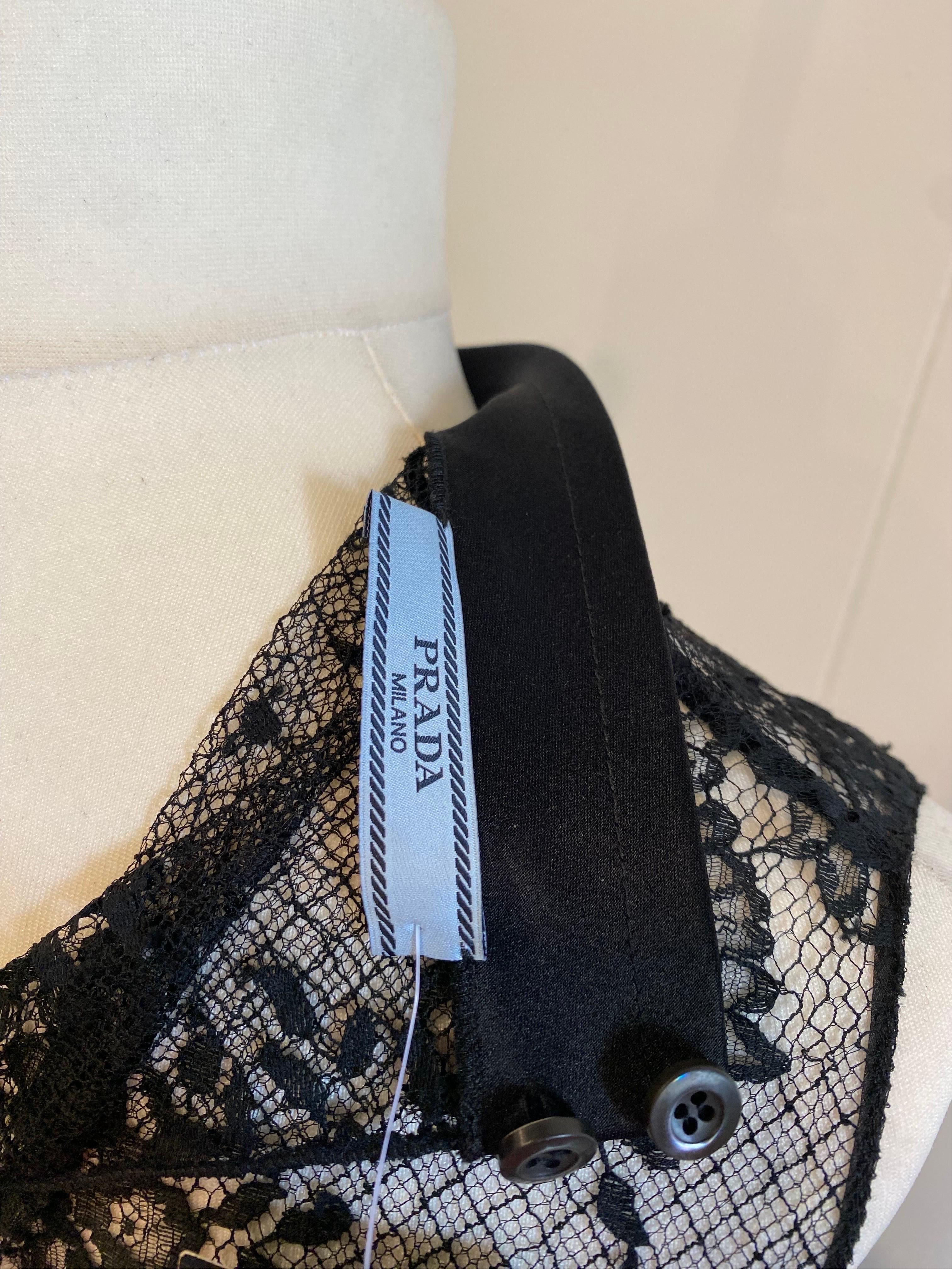 Prada Schwarzes Kleid aus Seide und Spitze im Angebot 3