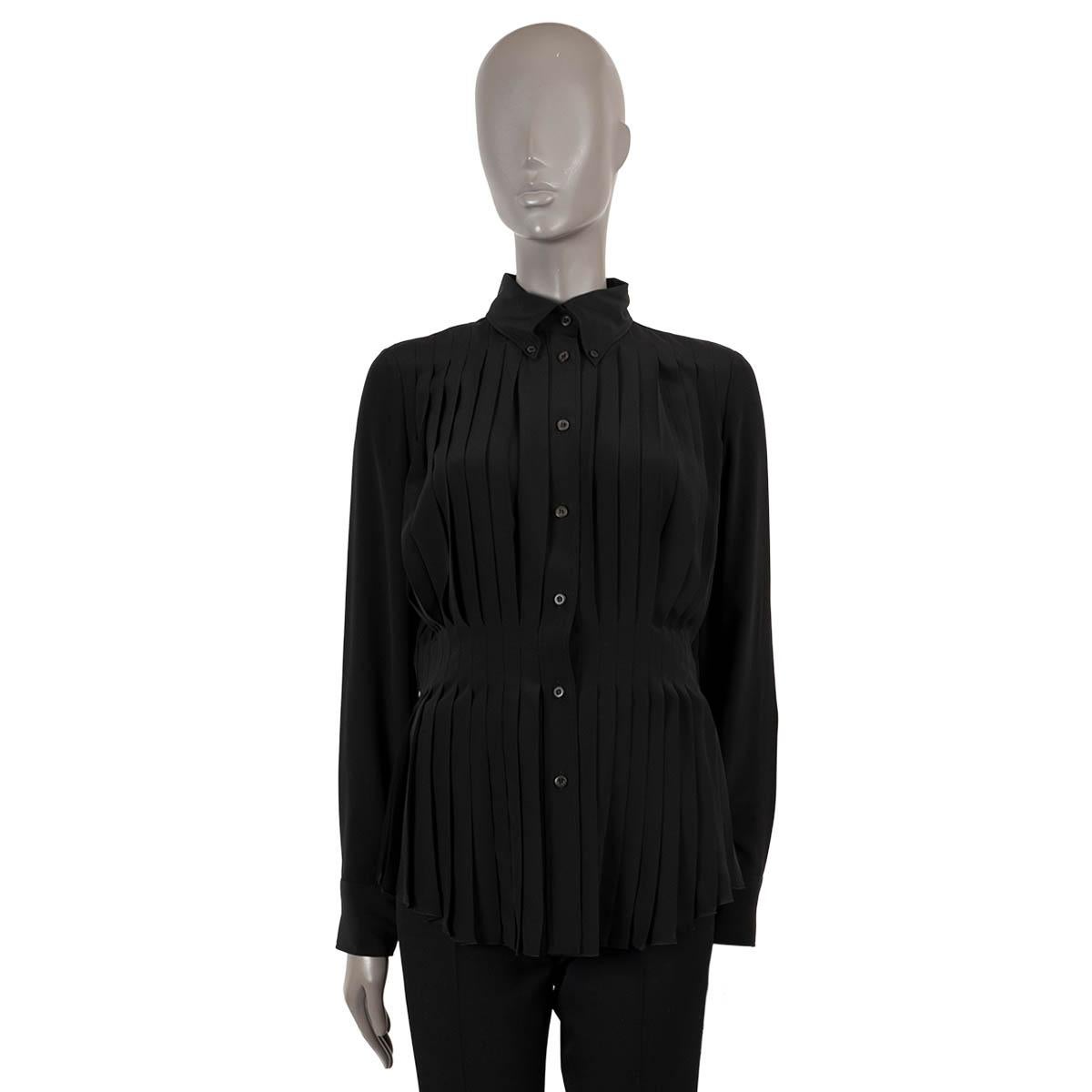 PRADA chemisier en soie noire PLEATED Shirt 40 S en vente