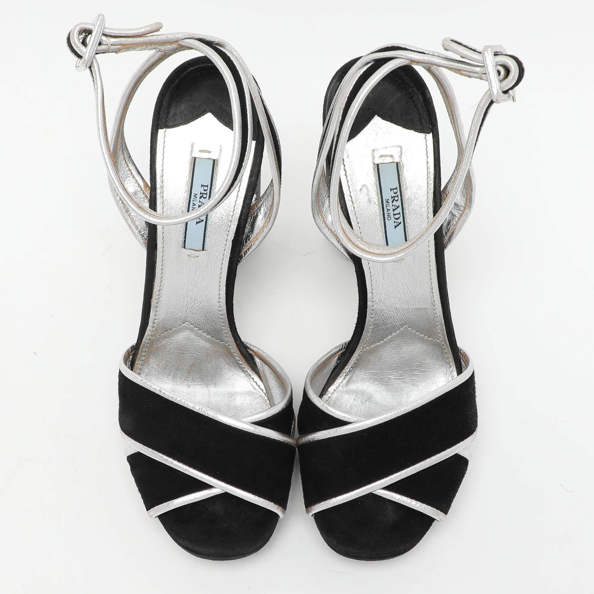 These sandals will frame your feet in an elegant manner. Crafted from quality materials they flaunt a classy display comfortable insoles and durable heels.