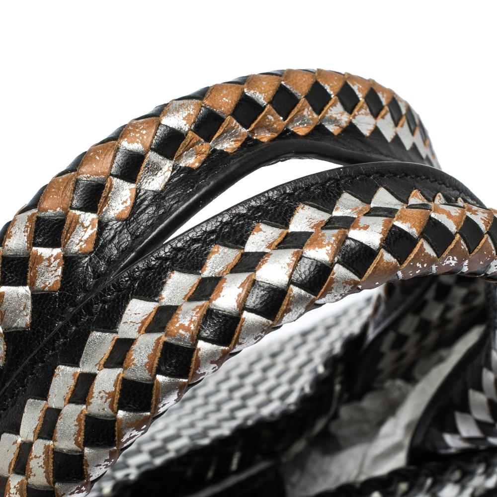 Prada Black/Silver Woven Leather Madras Tote In Good Condition In Dubai, Al Qouz 2