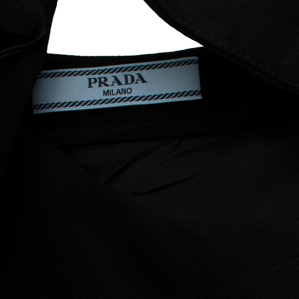 Schwarzes ärmelloses Prada-Minikleid mit Schleife im Angebot 3