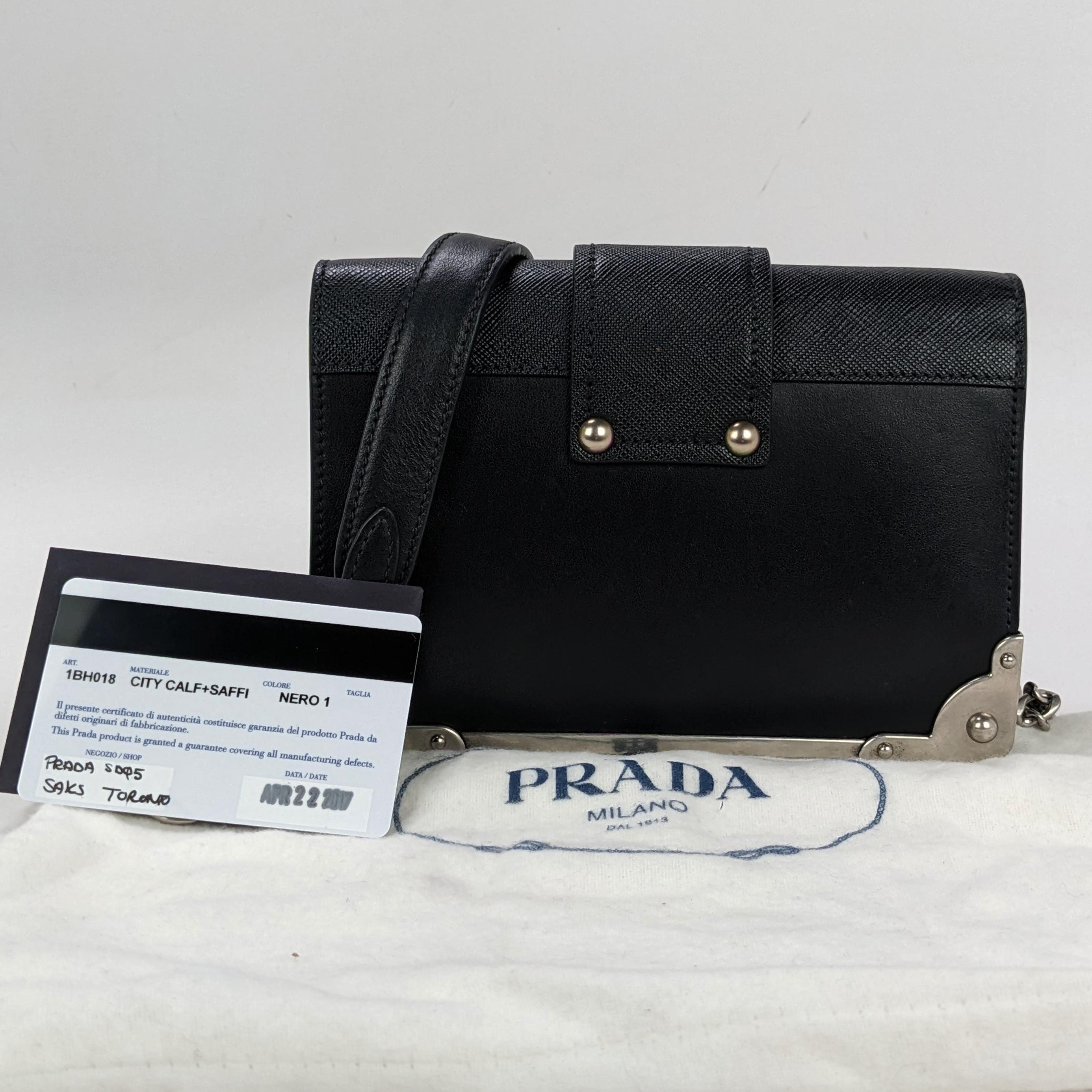  Prada - Petit sac à bandoulière noir Astrology Cahier avec accessoires en argent Pour femmes 