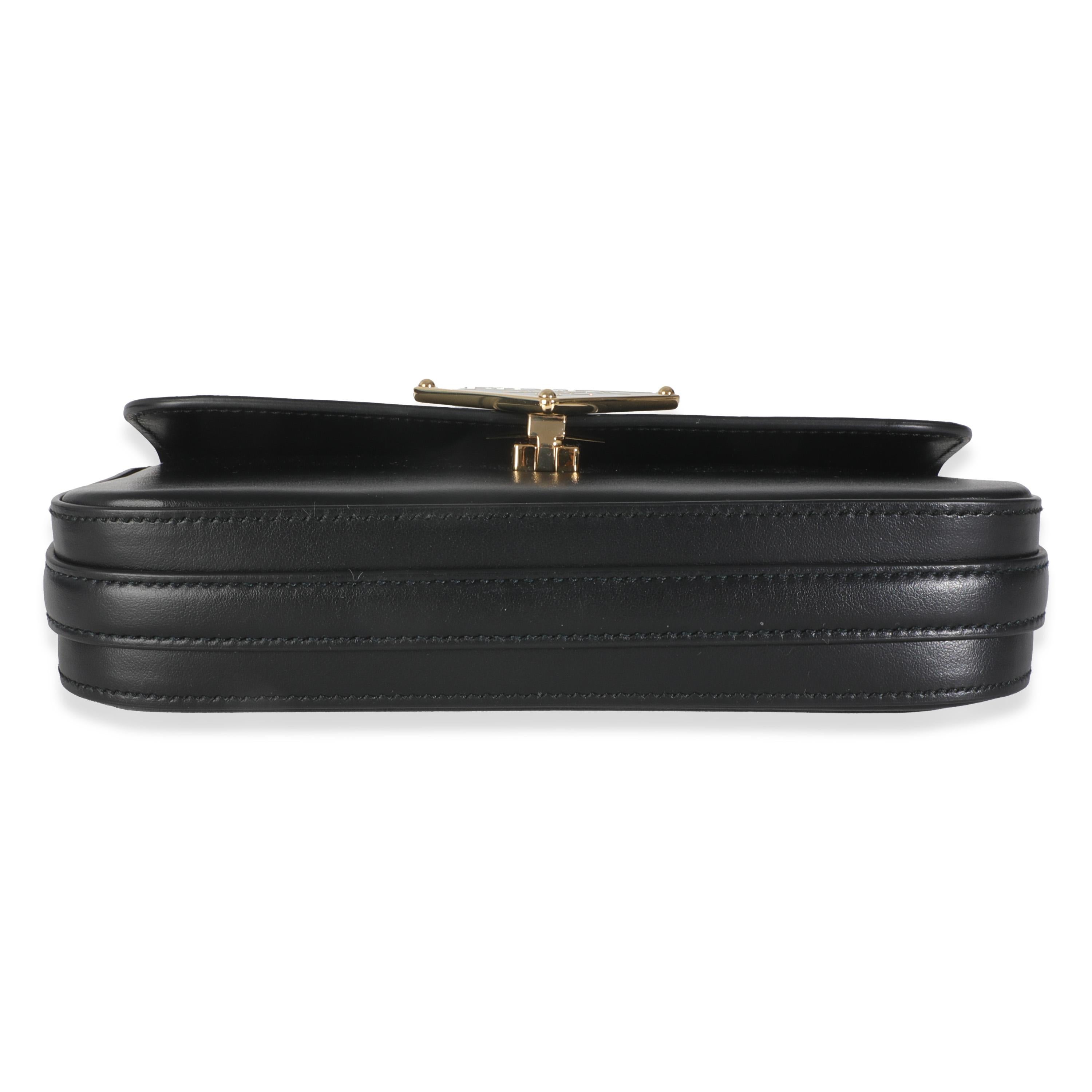 Prada Black Smooth Leather Logo Plaque Shoulder Bag en vente 3