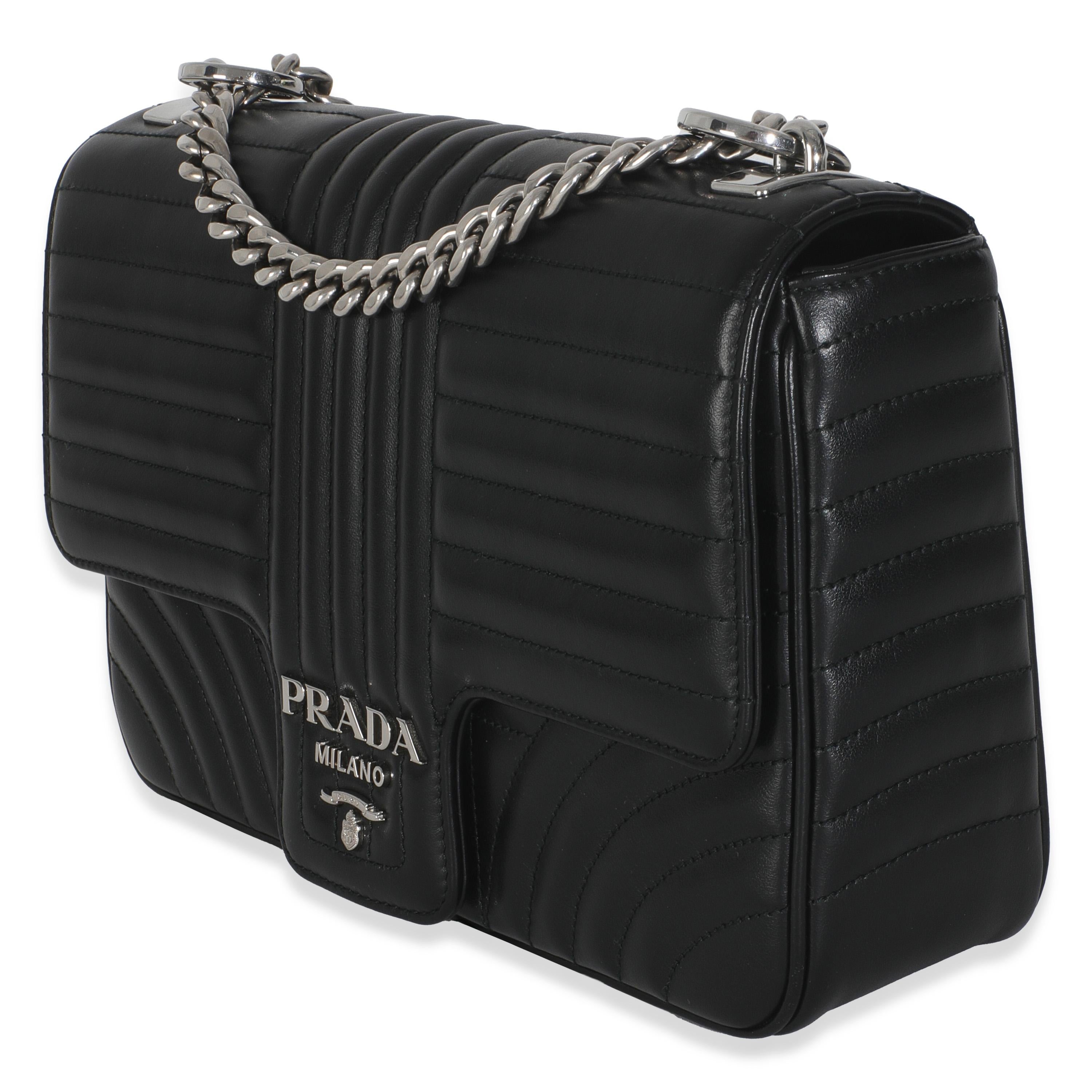 Femenino o masculino Prada Negro Becerro Suave Medio Impunture Diagramme en venta