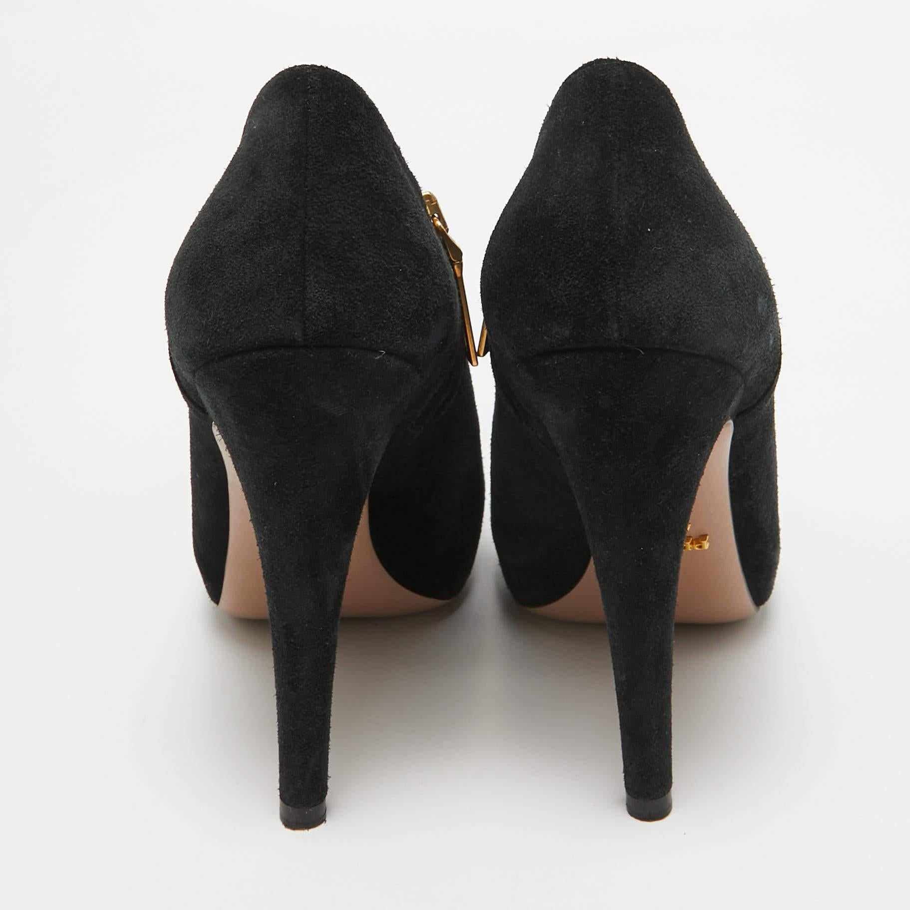 Prada - Bottines en daim noir - Taille 37,5 Pour femmes en vente