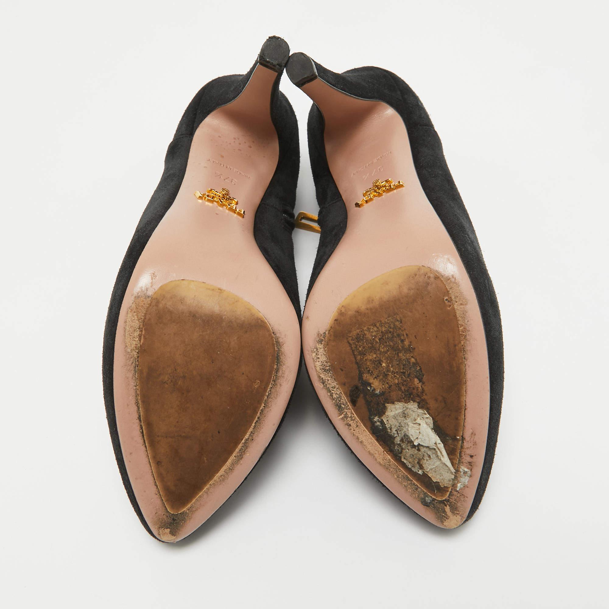 Prada - Bottines en daim noir - Taille 37,5 en vente 1