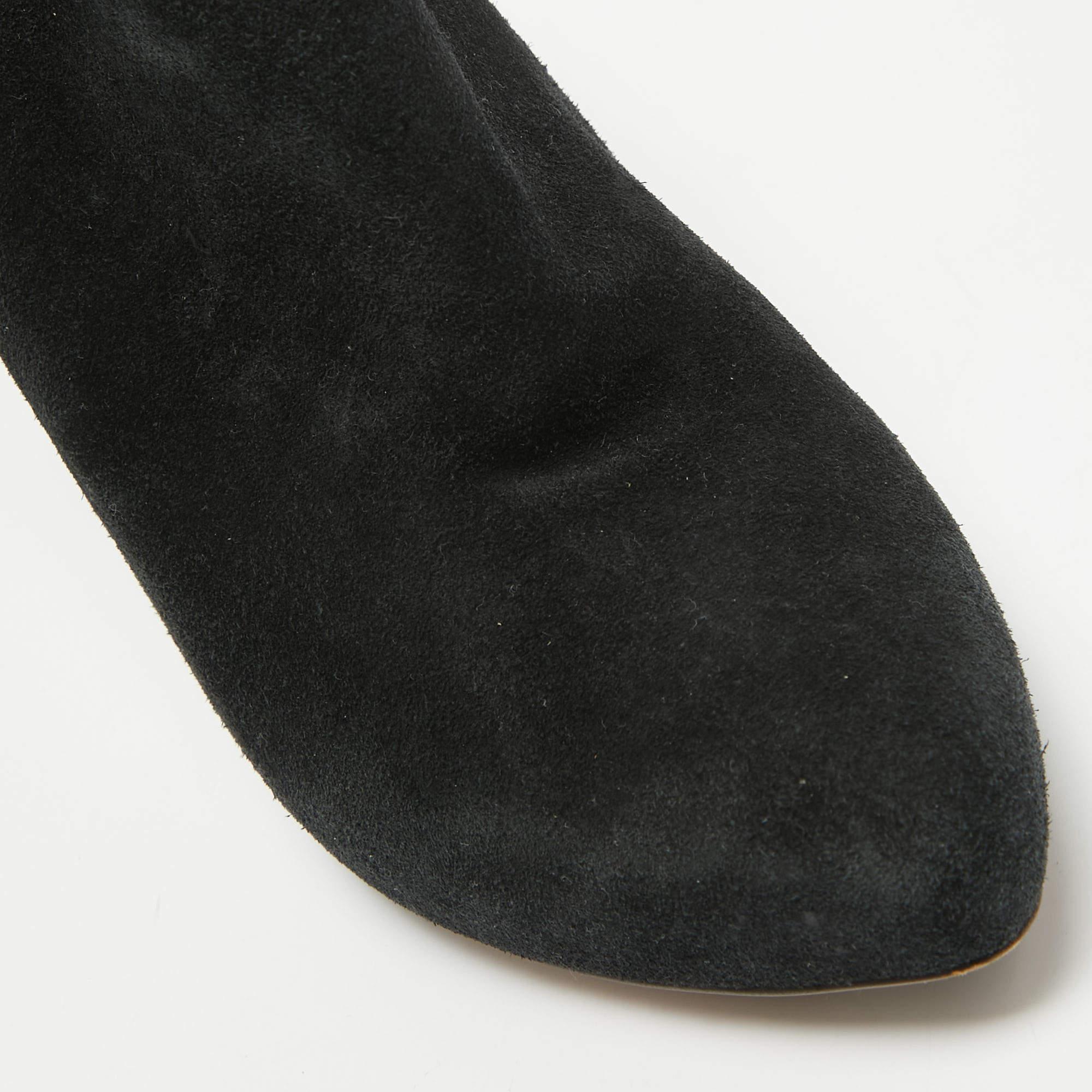 Prada - Bottines en daim noir - Taille 37,5 en vente 3