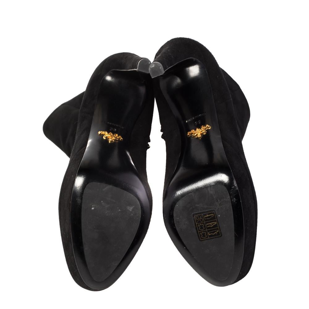 Prada Black Suede Platform Ankle Boots Size 39 In Good Condition In Dubai, Al Qouz 2