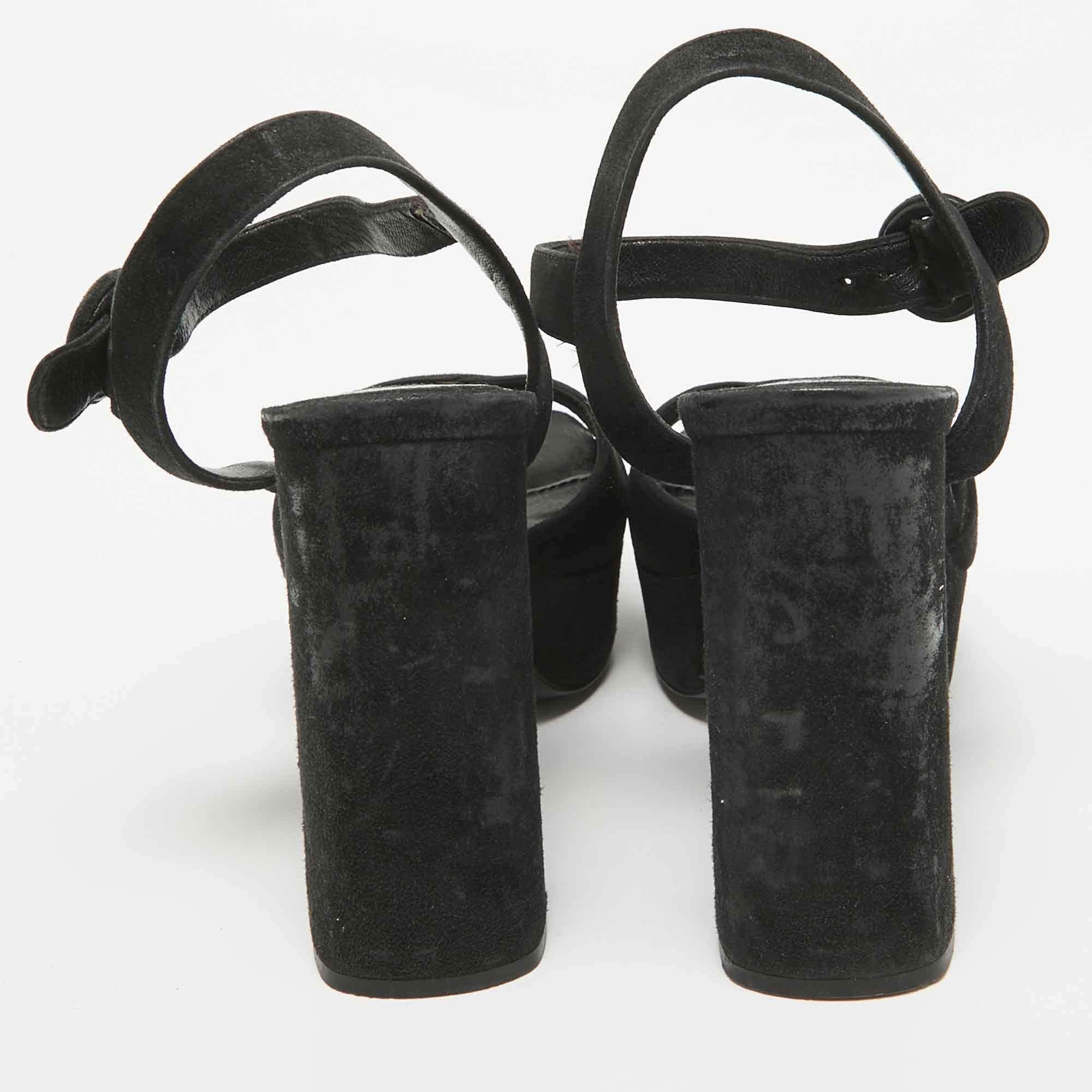 Prada - Sandales à plateforme en daim noir Taille 35.5 Pour femmes en vente