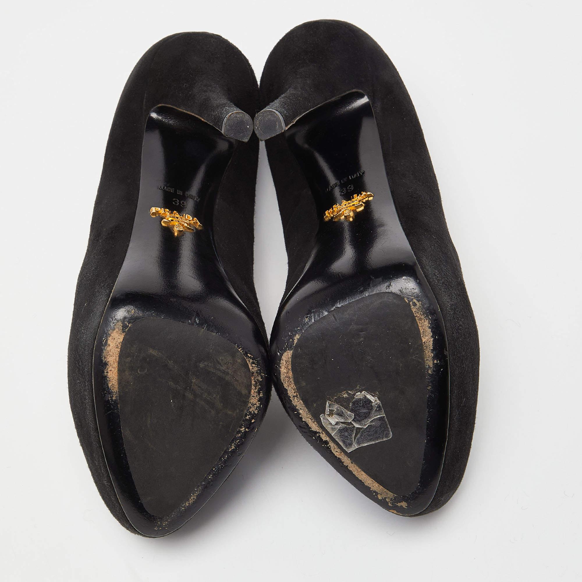 Prada - Escarpins à plateforme en daim noir - Taille 39 en vente 1