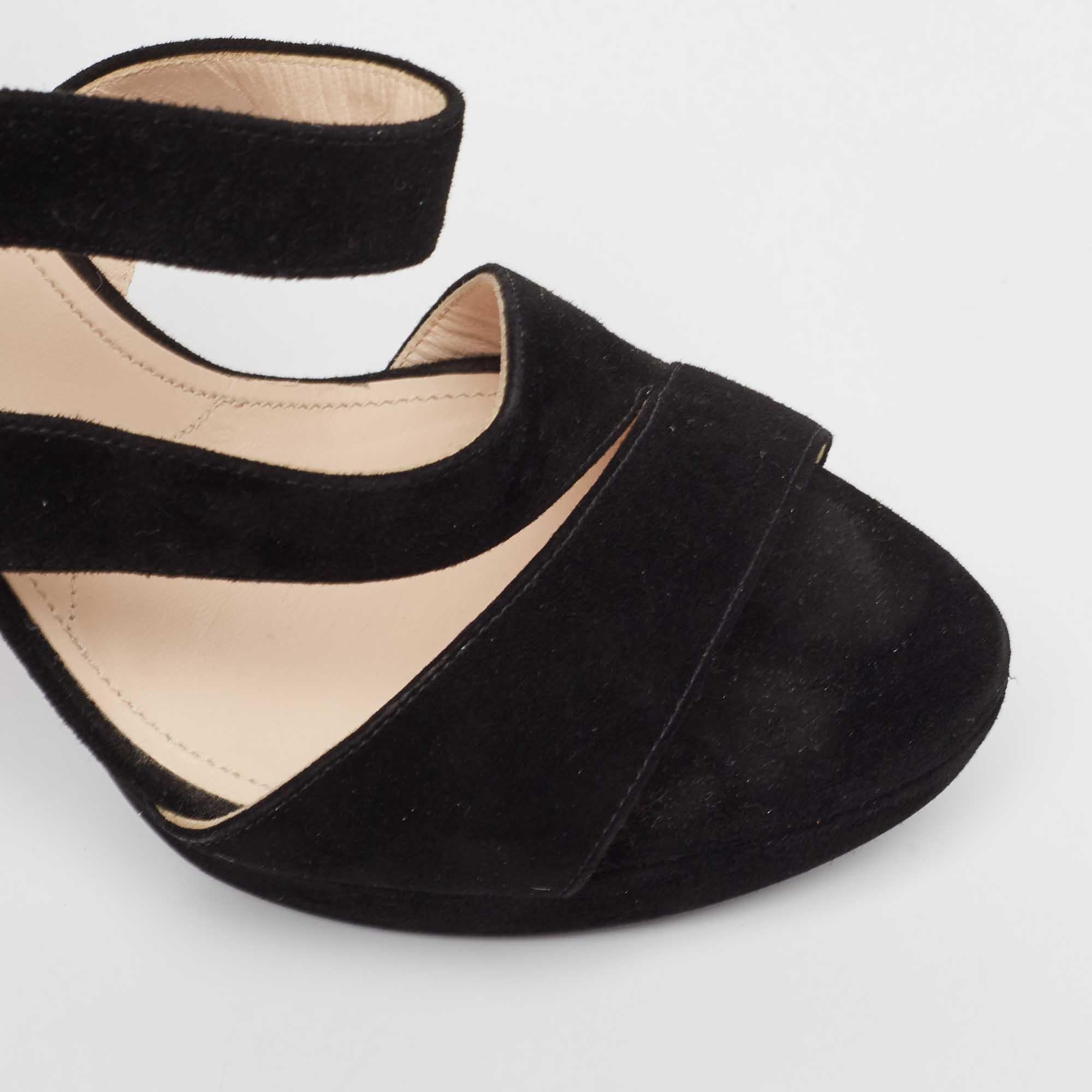Prada Sandalias de tiras con plataforma de ante negro Talla 37.5 en venta 2