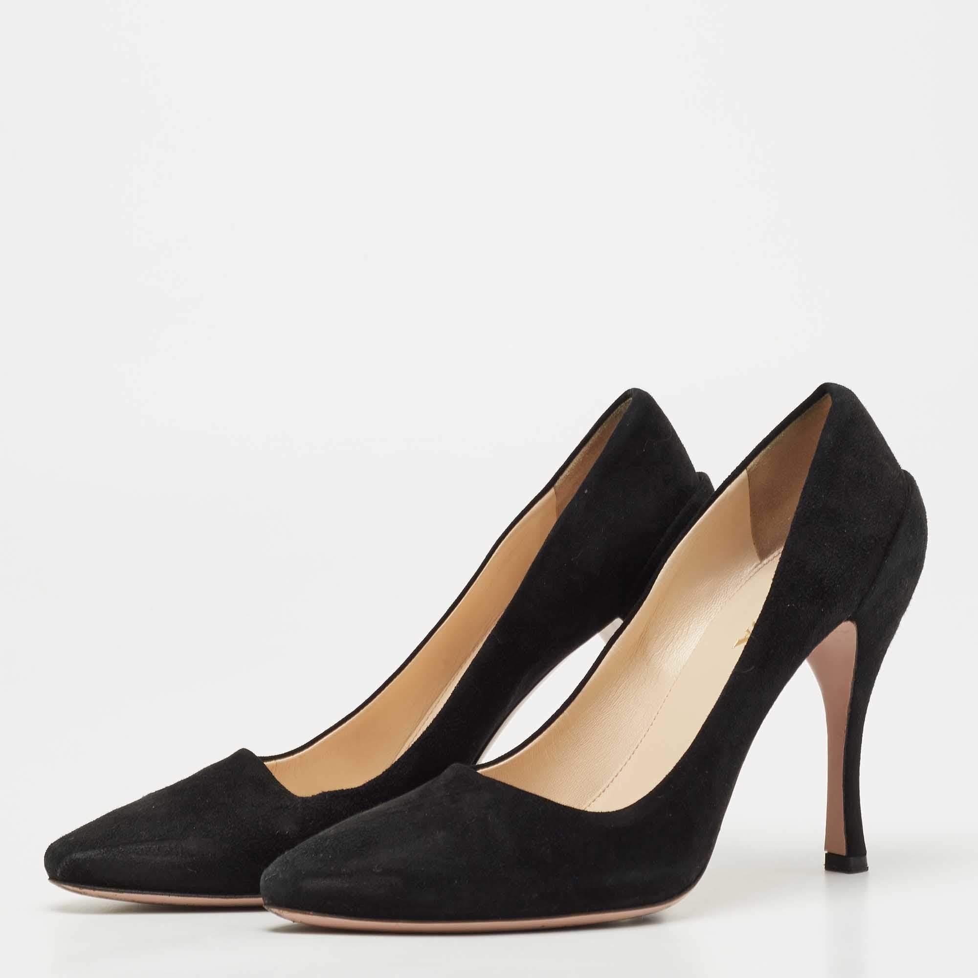 Exhibit an elegant style with this pair of pumps. These elegant shoes are crafted from quality materials. They are set on durable soles and sleek heels.

Includes: Original Box