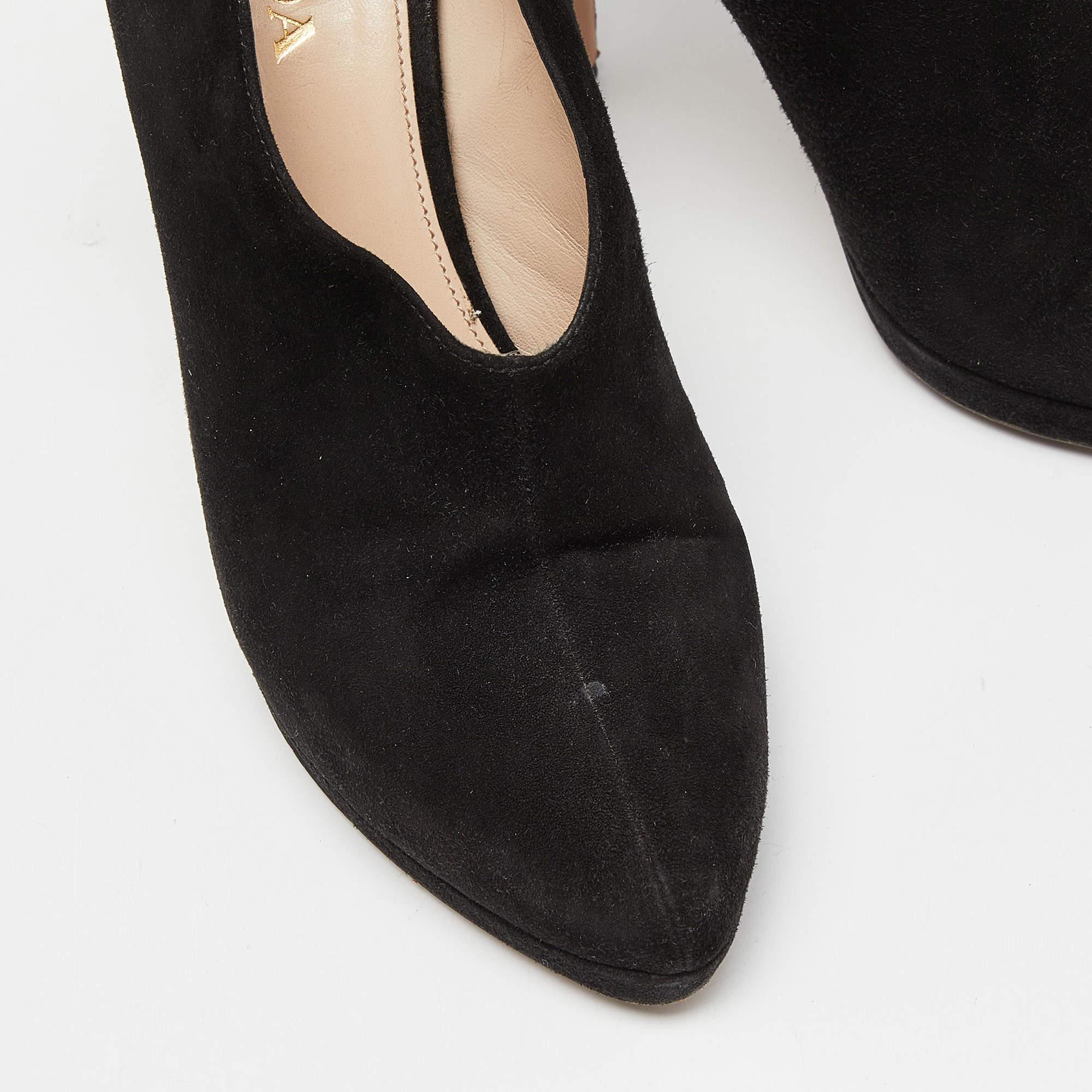 Prada - Escarpins en daim noir Taille 38 en vente 2