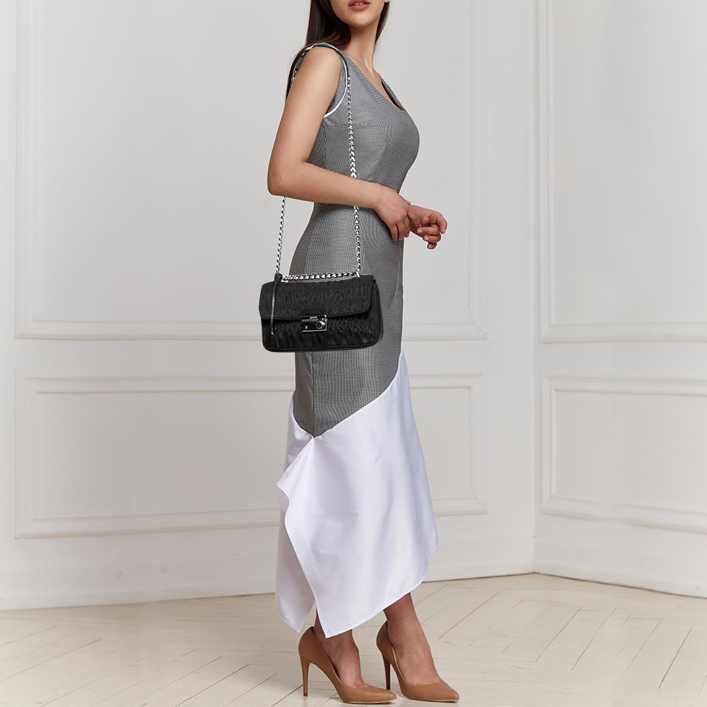 Prada Black Tessuto Gaufre Nylon Flap Chain Shoulder Bag In Good Condition In Dubai, Al Qouz 2