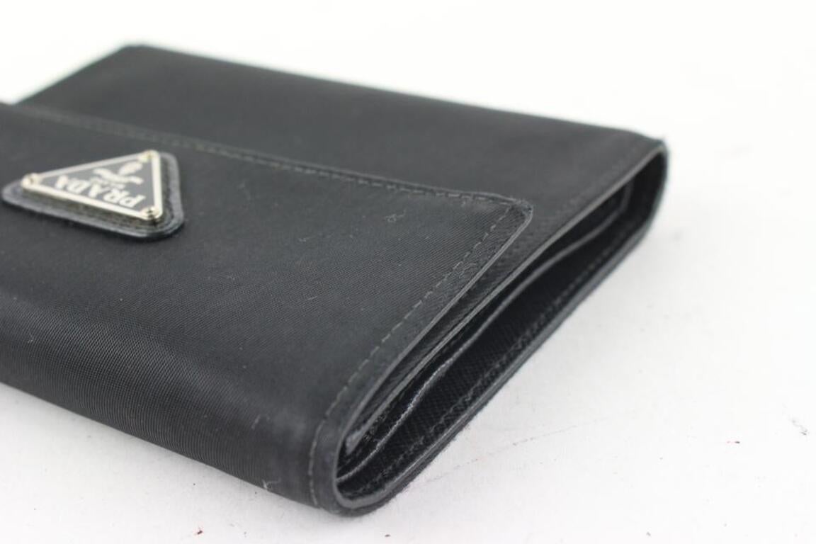 Prada Black Tessuto Nylon Compact Trifold Wallet 544pr611 In Good Condition In Dix hills, NY