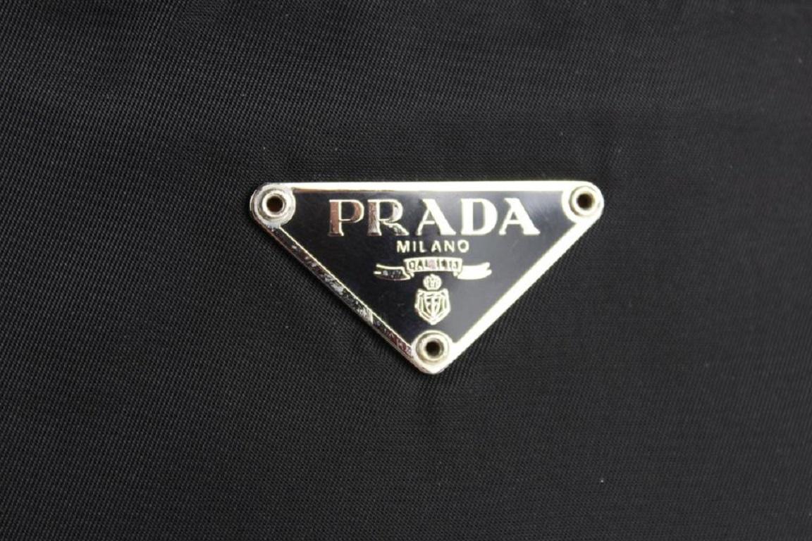 Prada Black Tessuto Nylon Messenger Shoulder bag 4PR1018 In Good Condition In Dix hills, NY